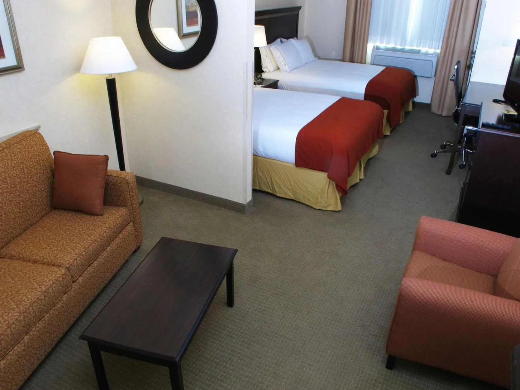 Photo of the whole room, Bed in Holiday Inn Express Salt Lake City South - Midvale by IHG