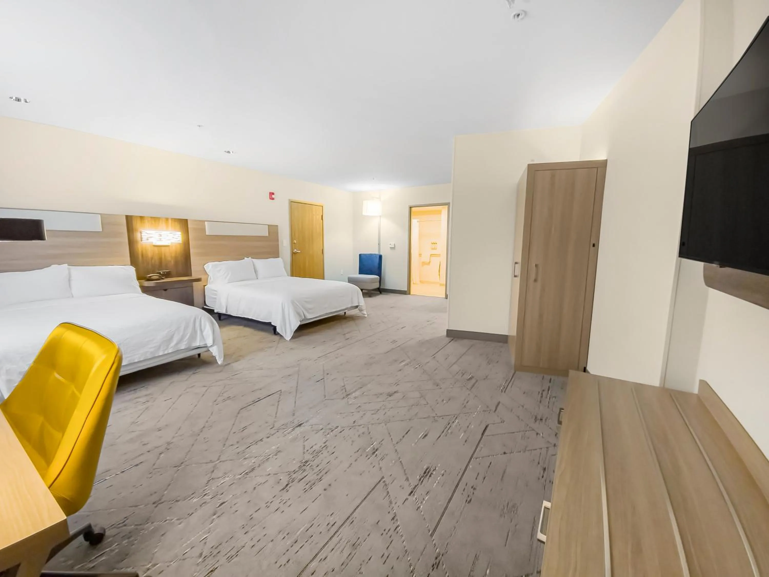 Photo of the whole room, Bed in Holiday Inn Express Salt Lake City South - Midvale by IHG