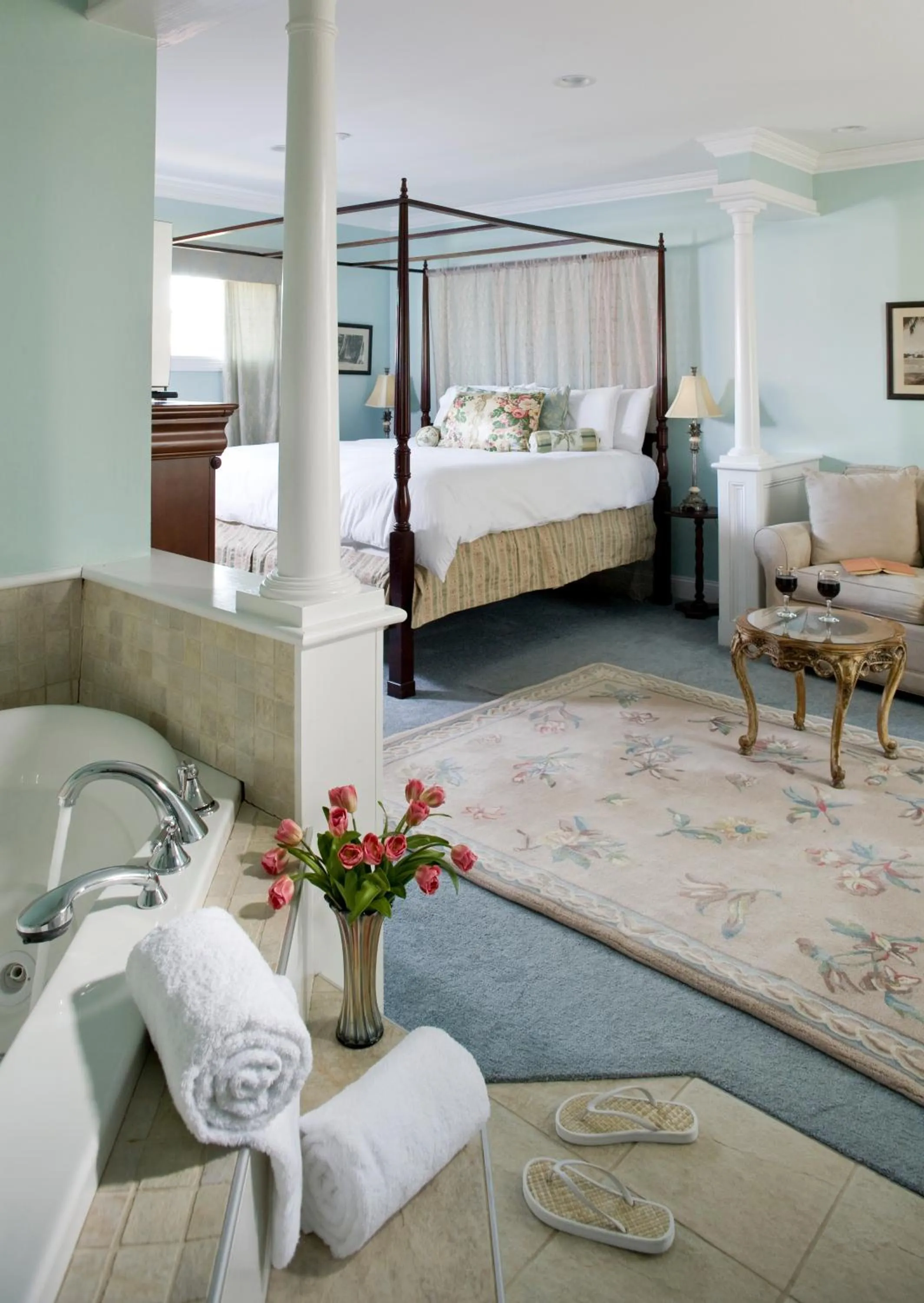 Living room, Bed in Hampton Terrace Inn