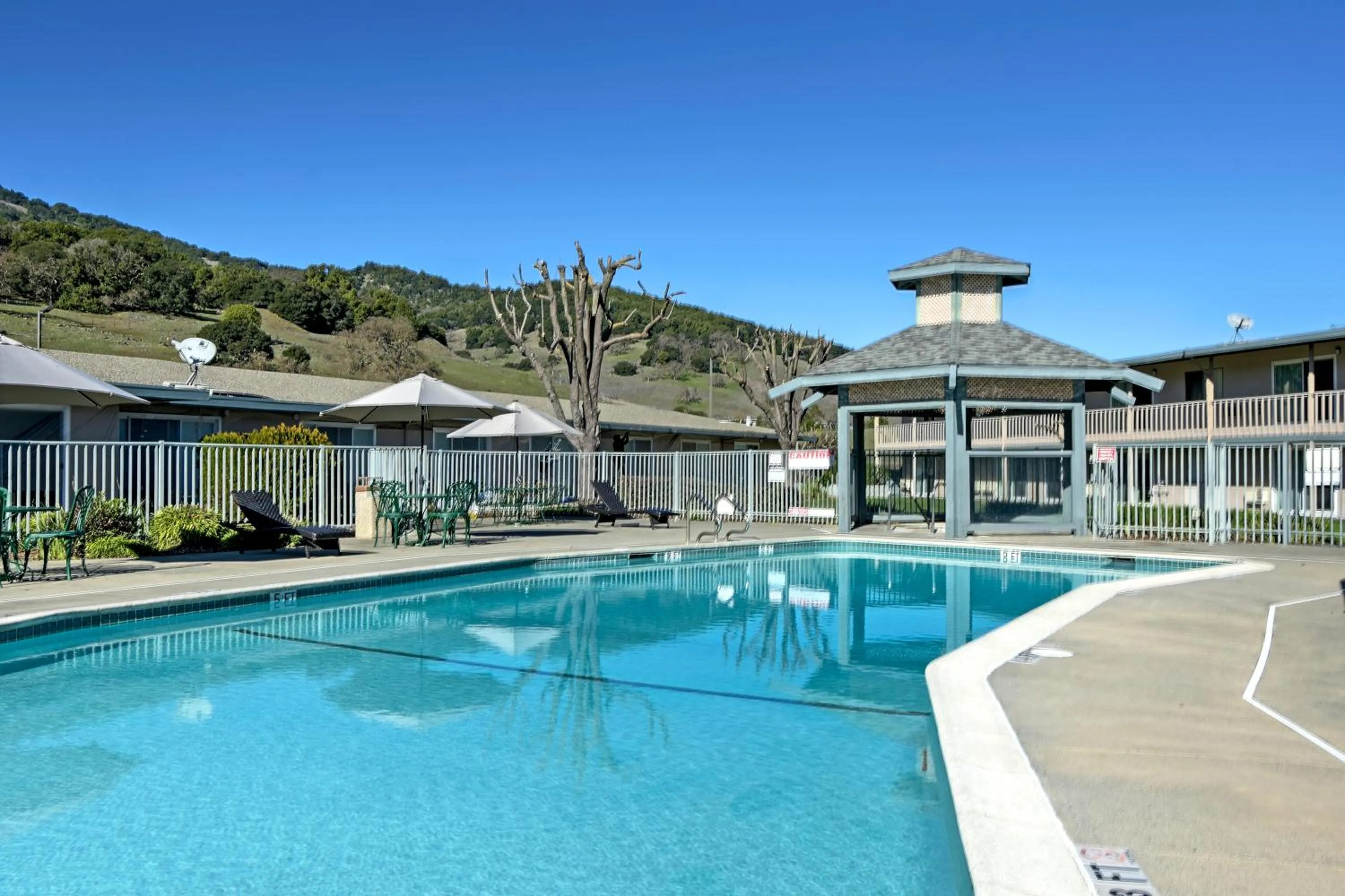 Swimming pool in Days Inn by Wyndham Novato/San Francisco