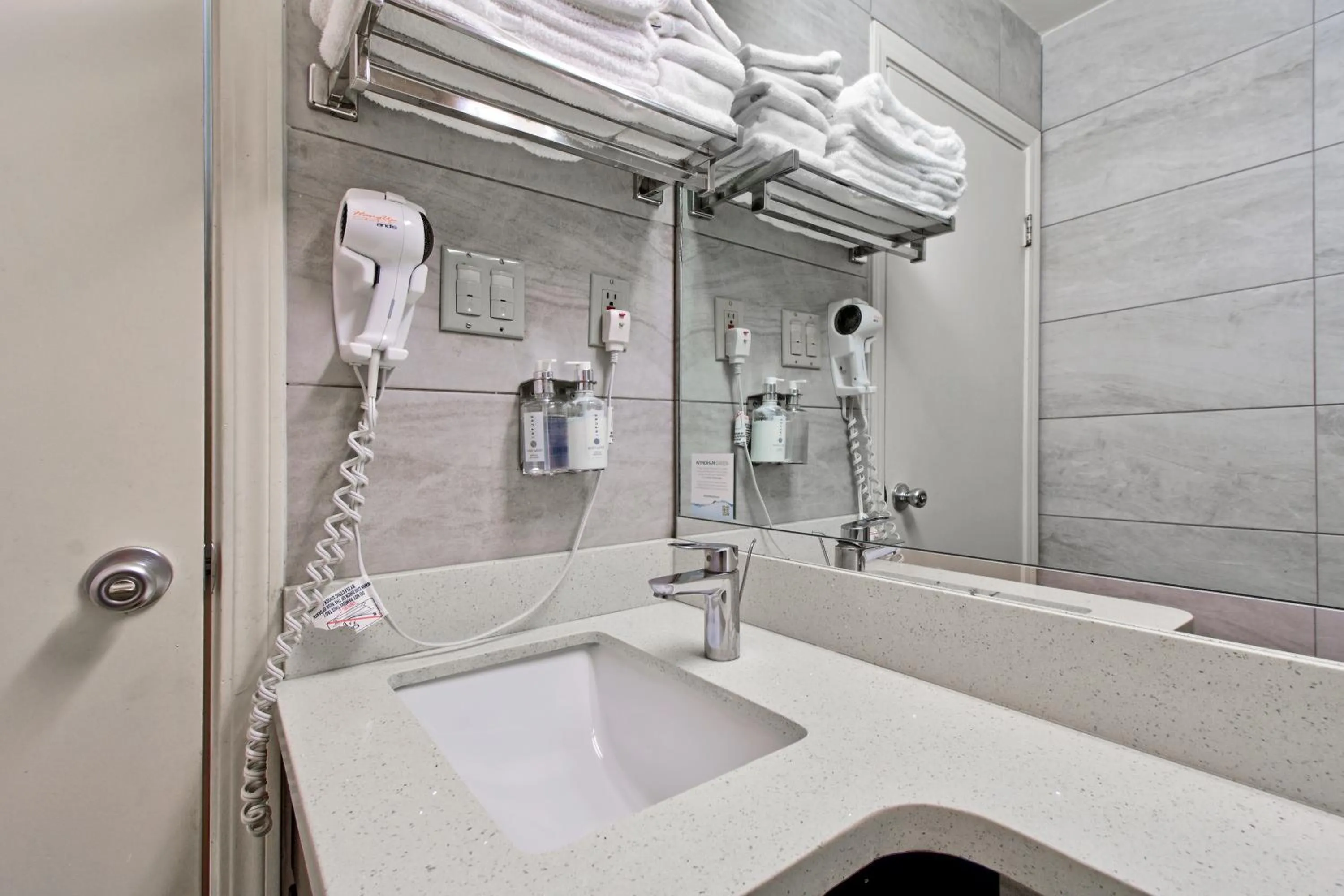 Days Inn by Wyndham Novato/San Francisco