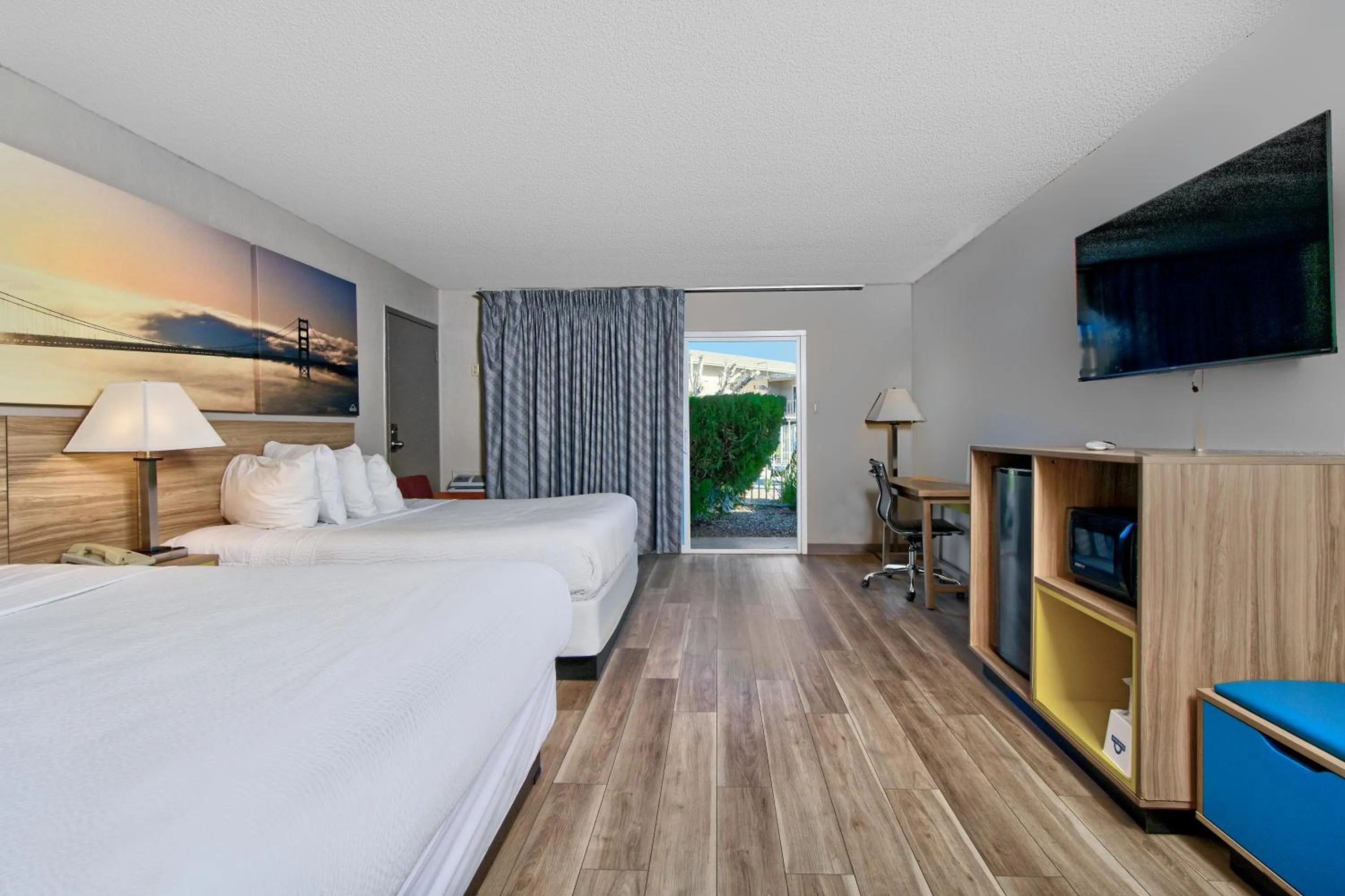 Bed in Days Inn by Wyndham Novato/San Francisco