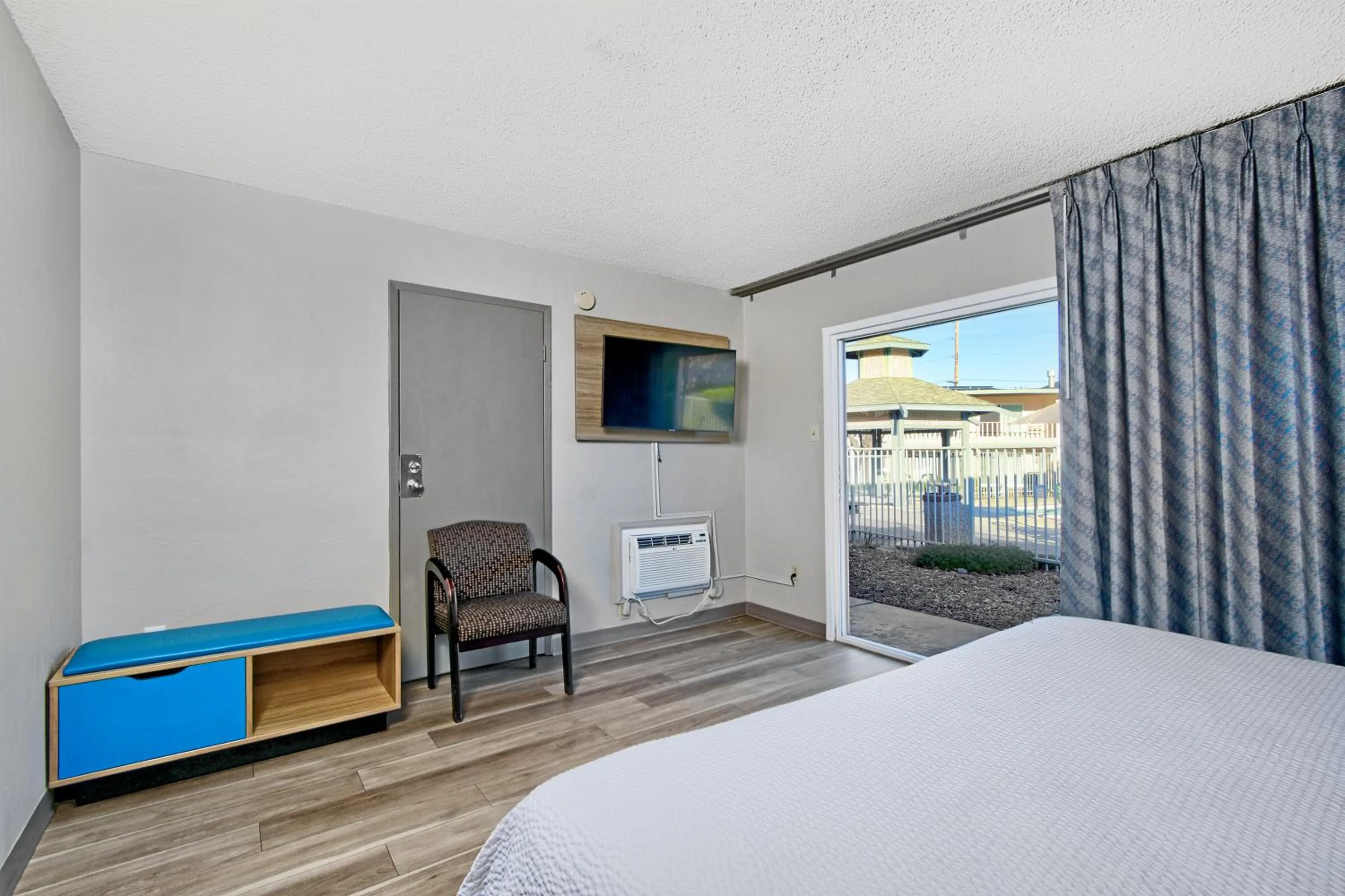 Bed in Days Inn by Wyndham Novato/San Francisco