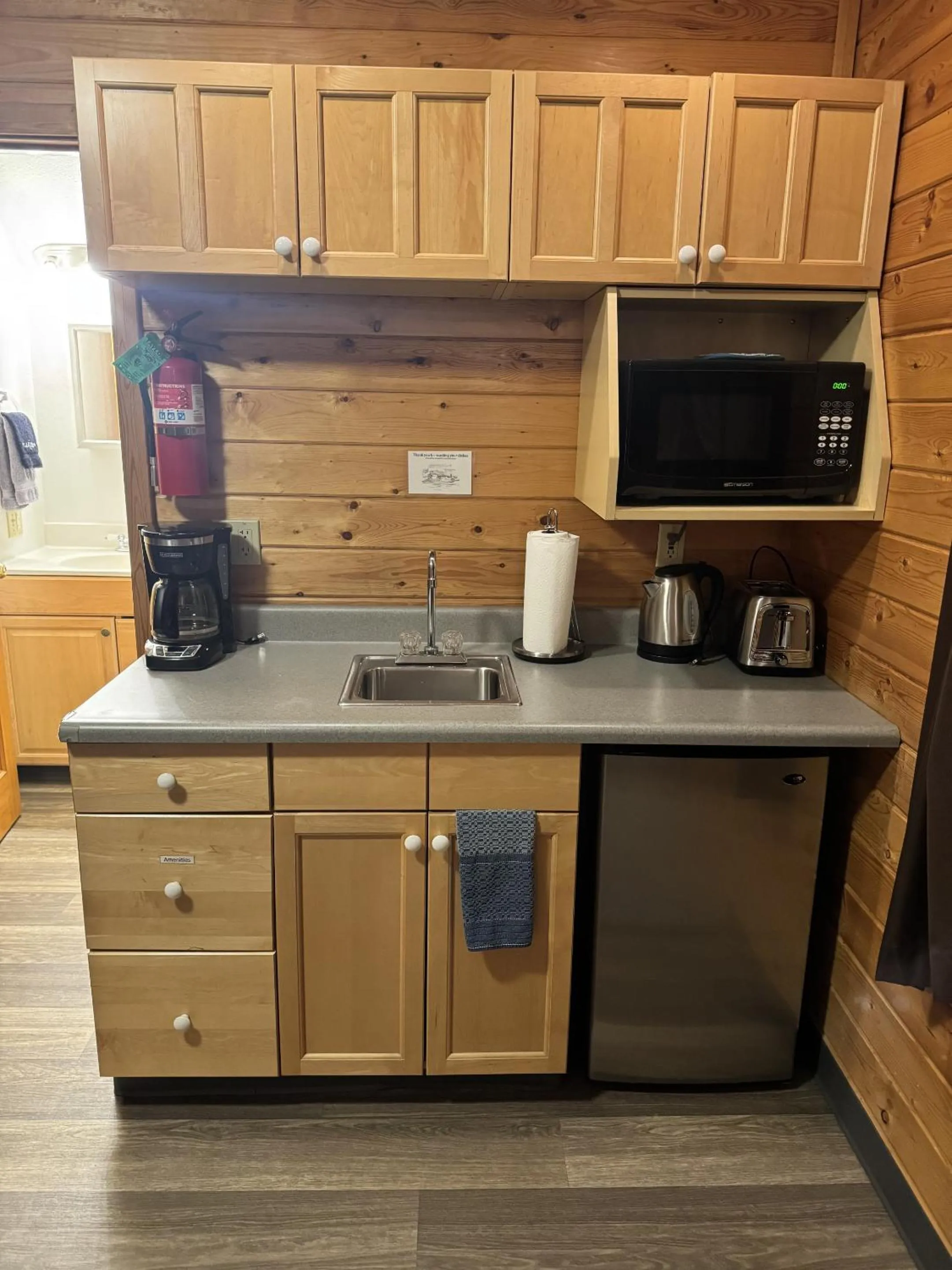 Kitchen or kitchenette in Susitna River Lodging, Suites
