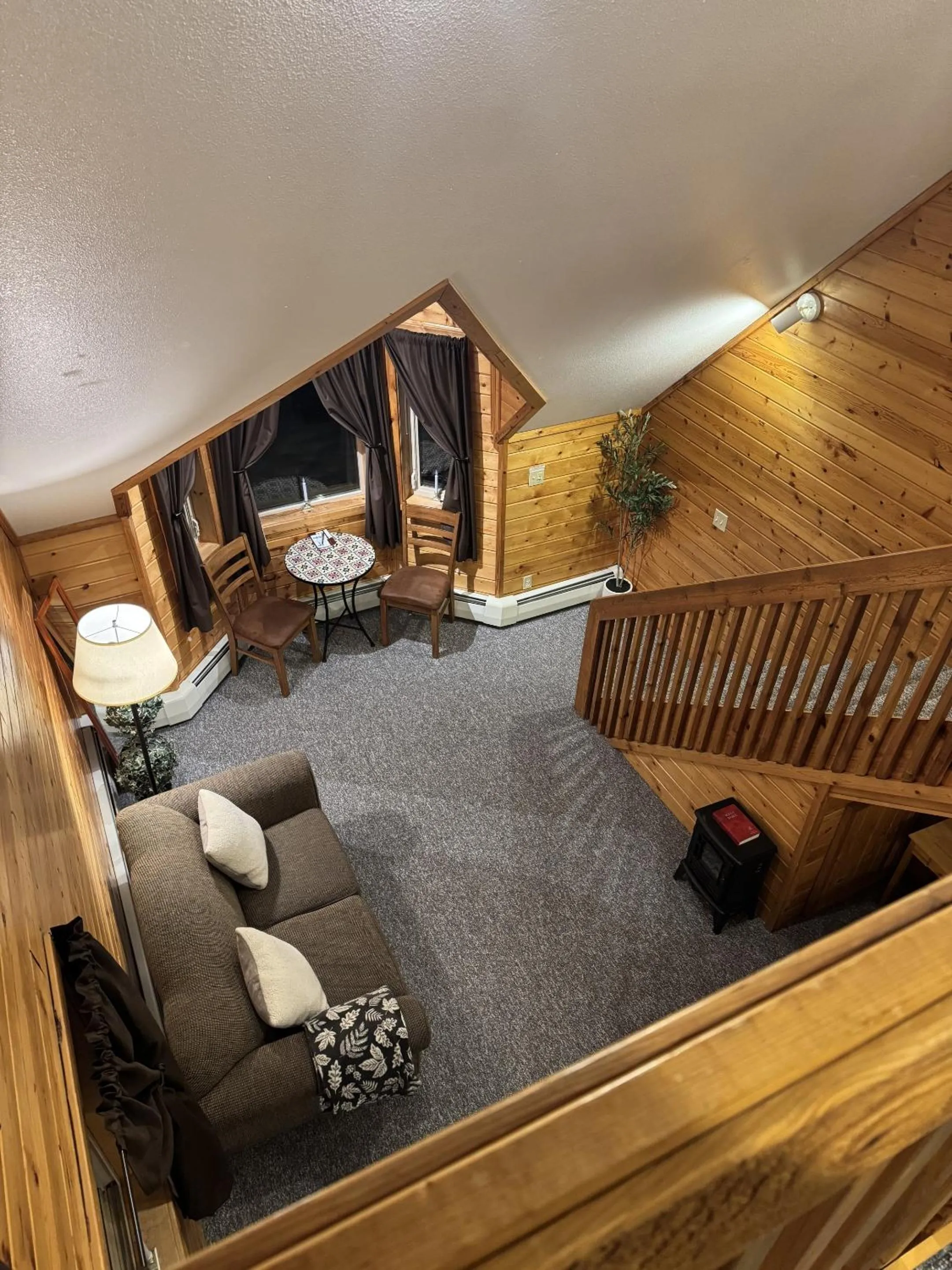 Living room in Susitna River Lodging, Suites
