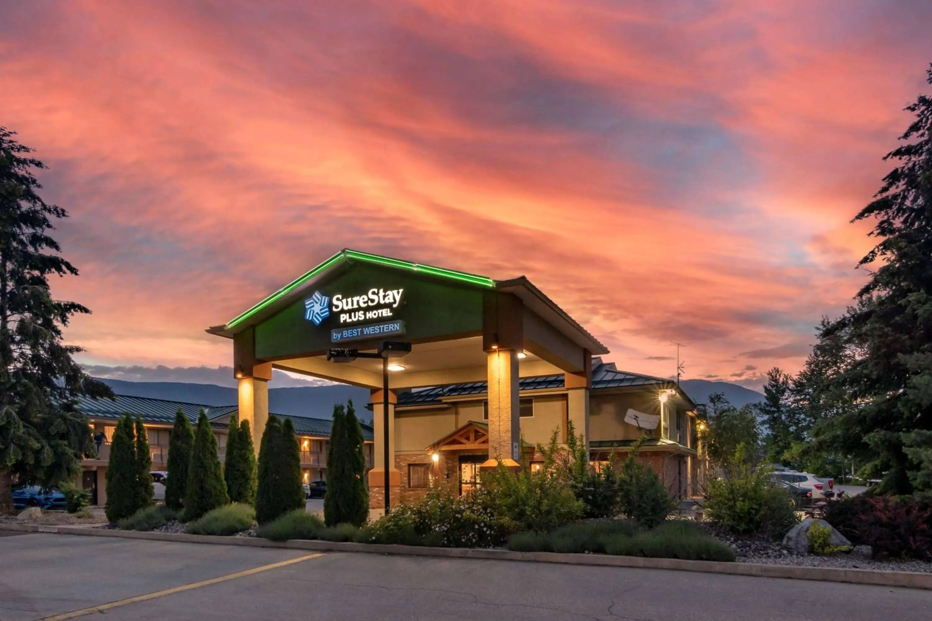 Property building in SureStay Plus Hotel by Best Western Salmon Arm