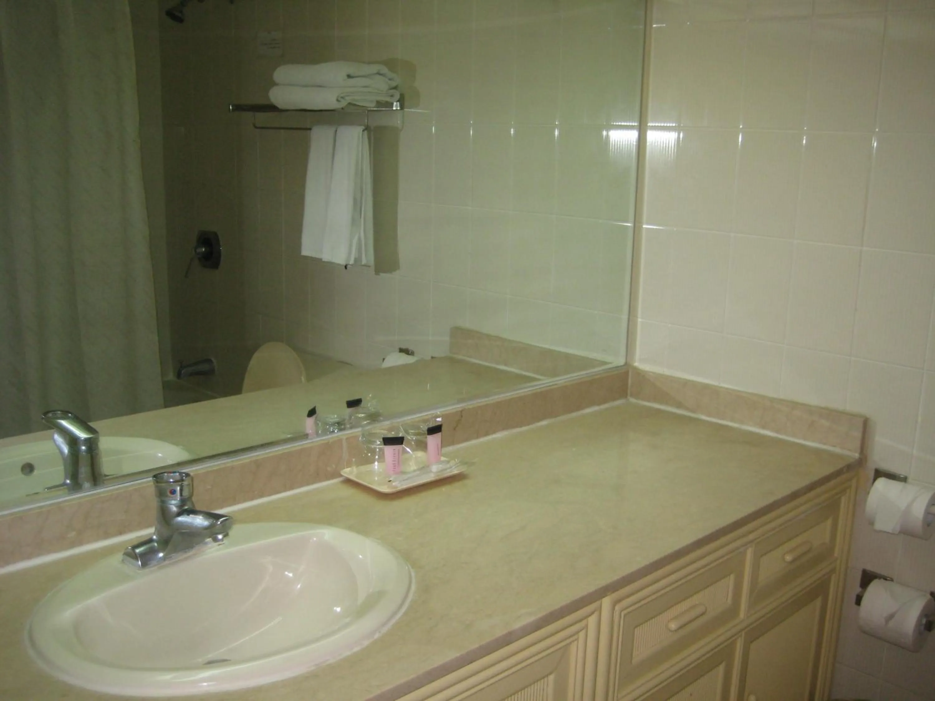 Bathroom in Tumon Bay Capital Hotel