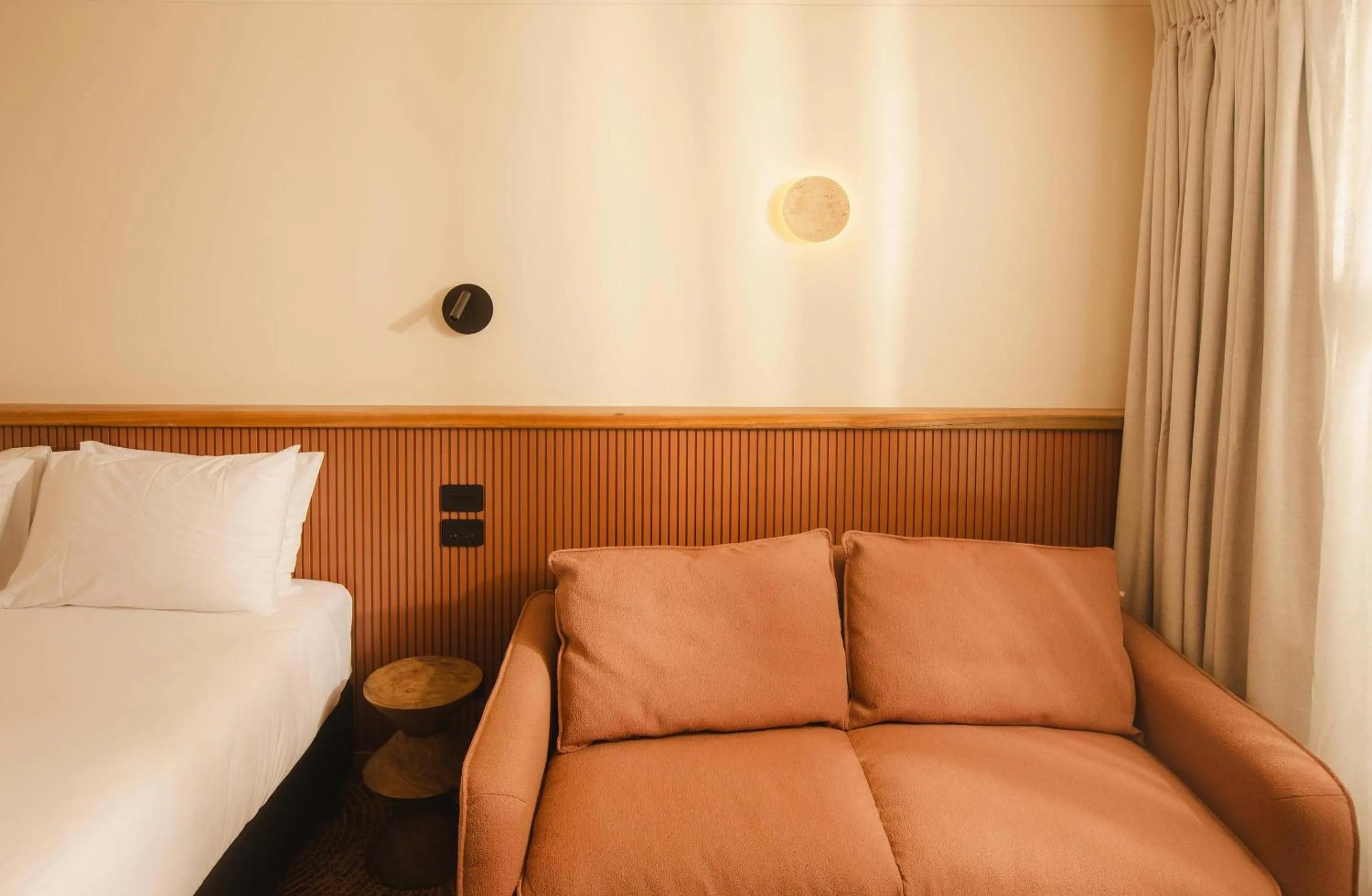 Bedroom in The Alluna Motel, an Ascend Collection Hotel