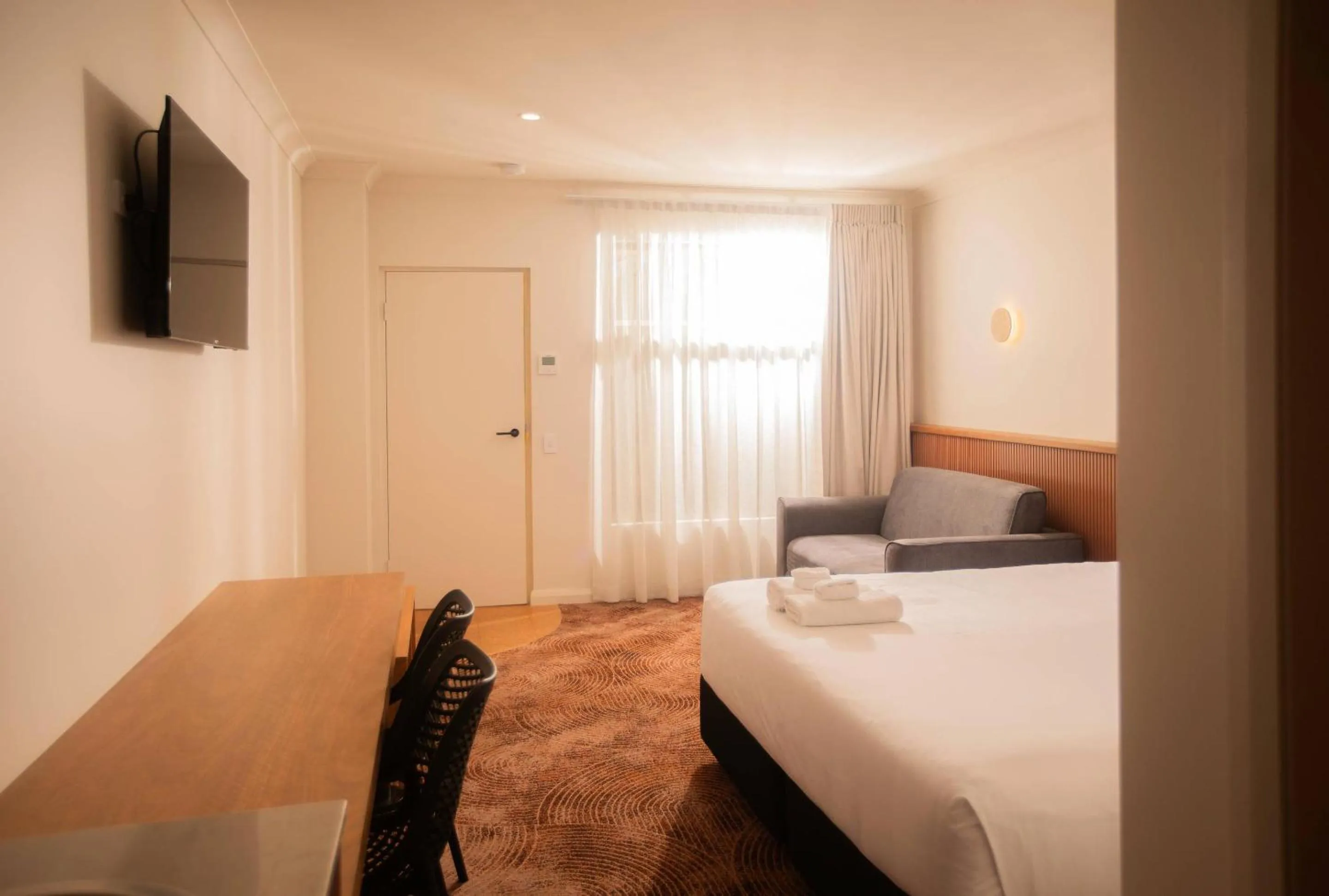 Bedroom, Bed in The Alluna Motel, an Ascend Collection Hotel