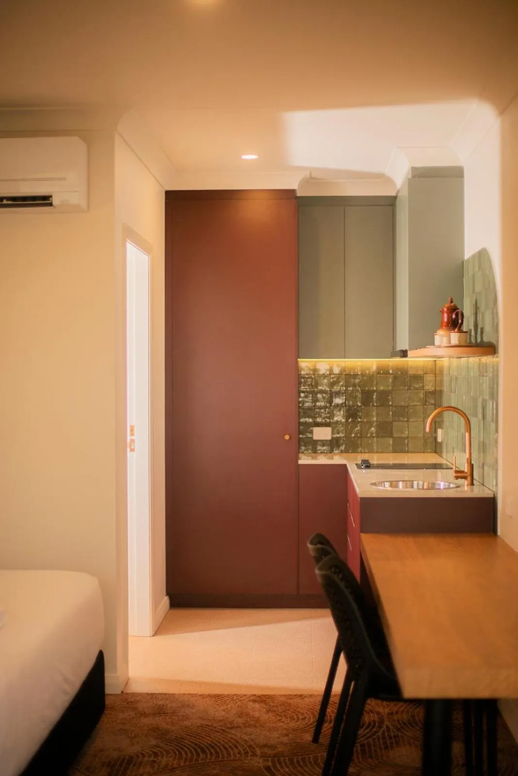 Kitchen or kitchenette in The Alluna Motel, an Ascend Collection Hotel