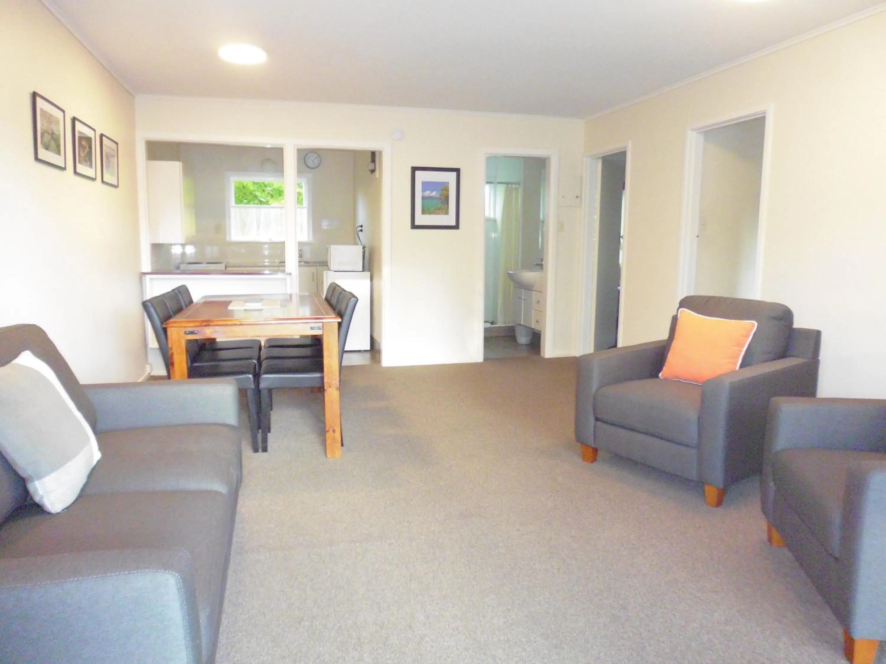 Living room in Spa Lodge Motel