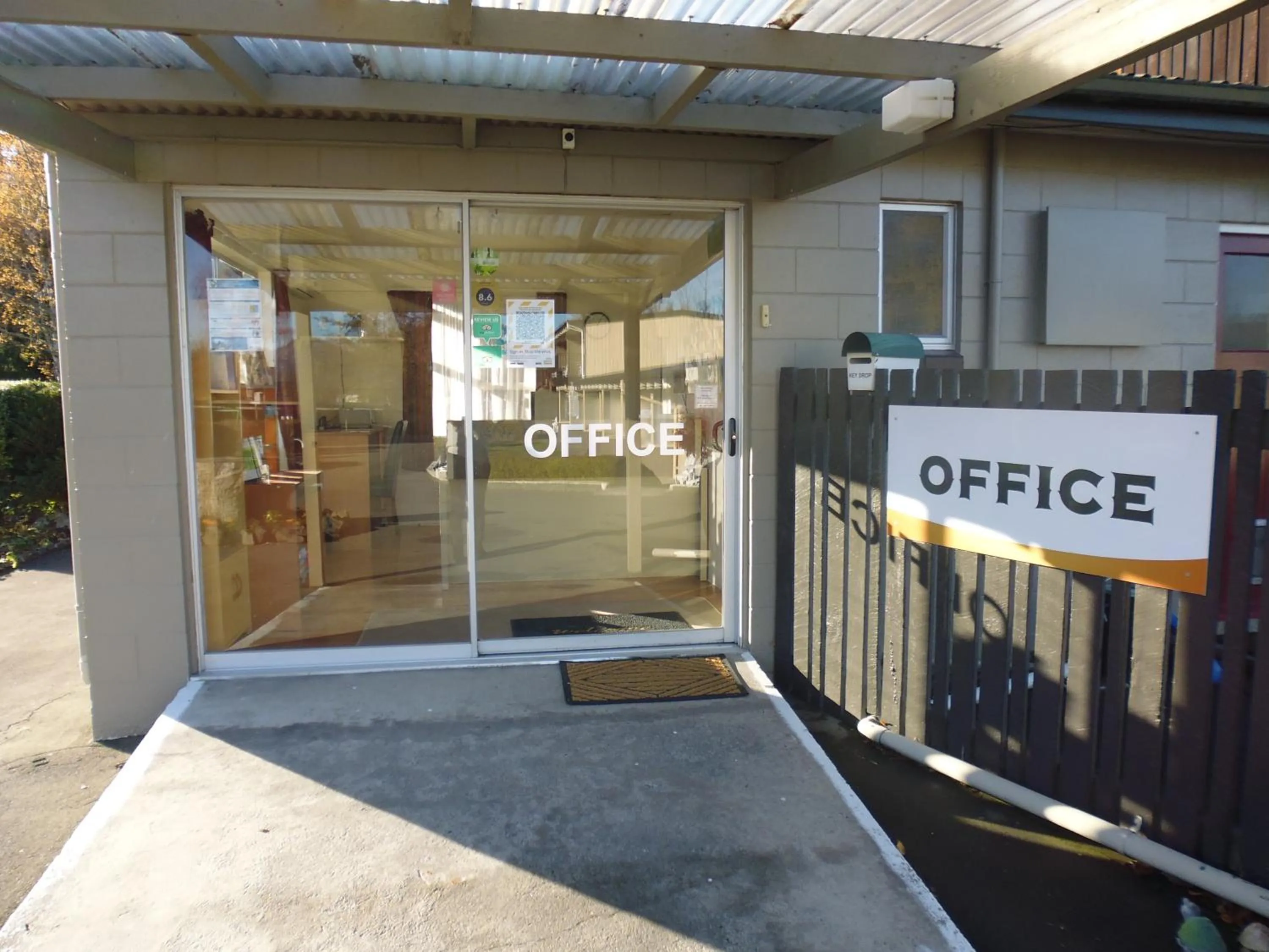 Facade/entrance in Spa Lodge Motel