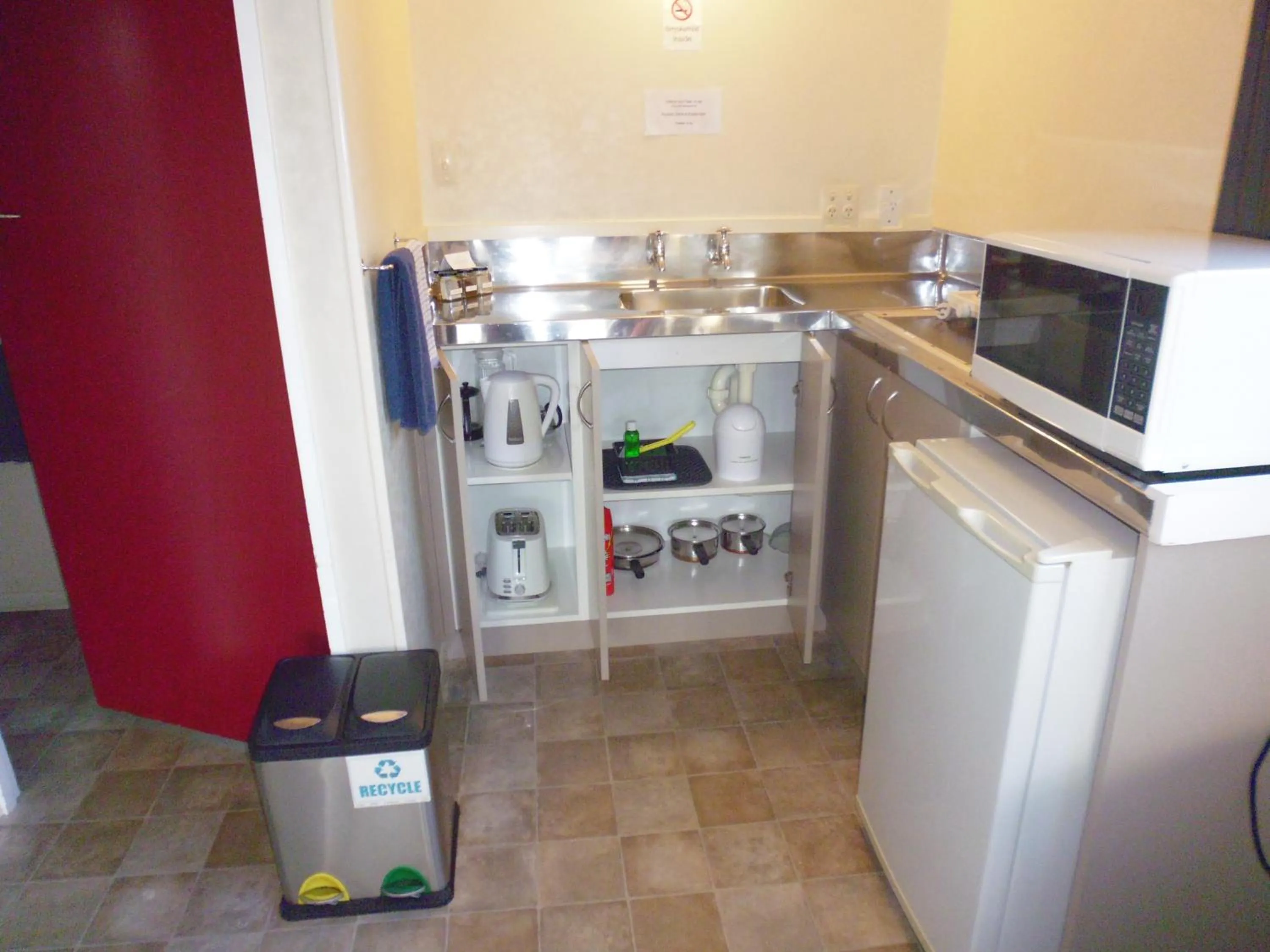 Kitchen or kitchenette in Spa Lodge Motel