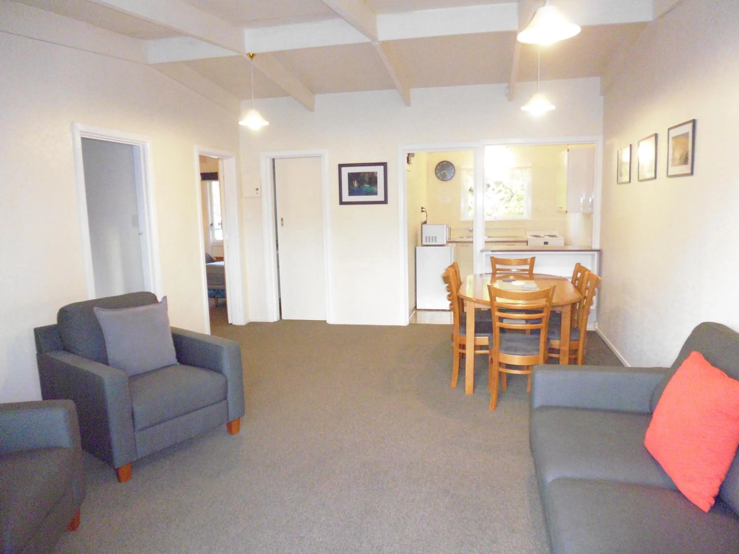 Living room in Spa Lodge Motel