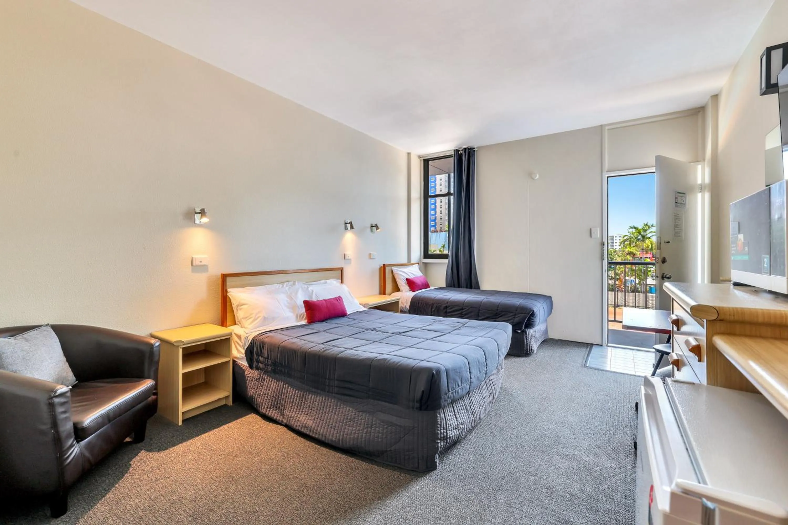 Darwin Poinciana Inn