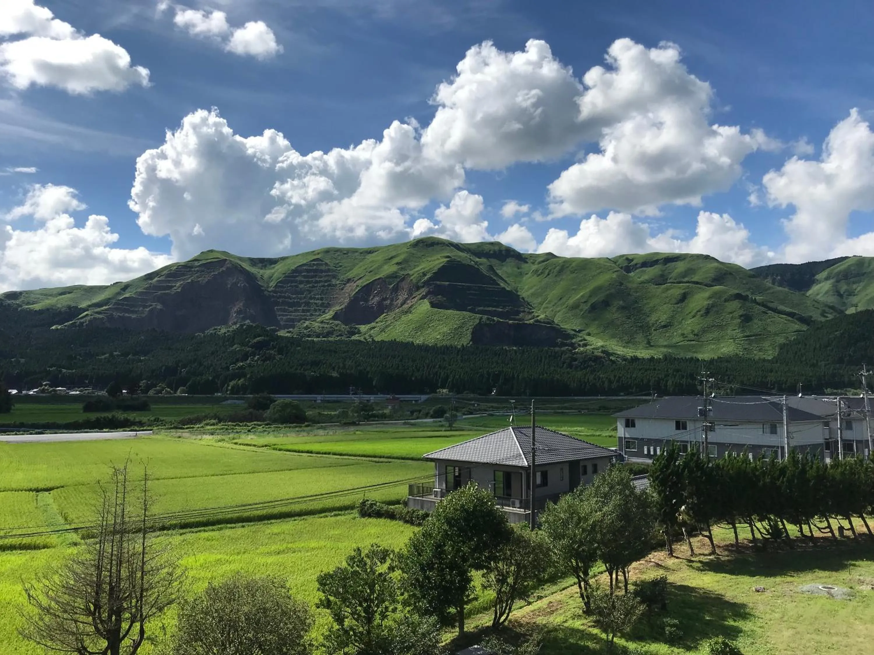 Day in Aso Hakuun Sanso