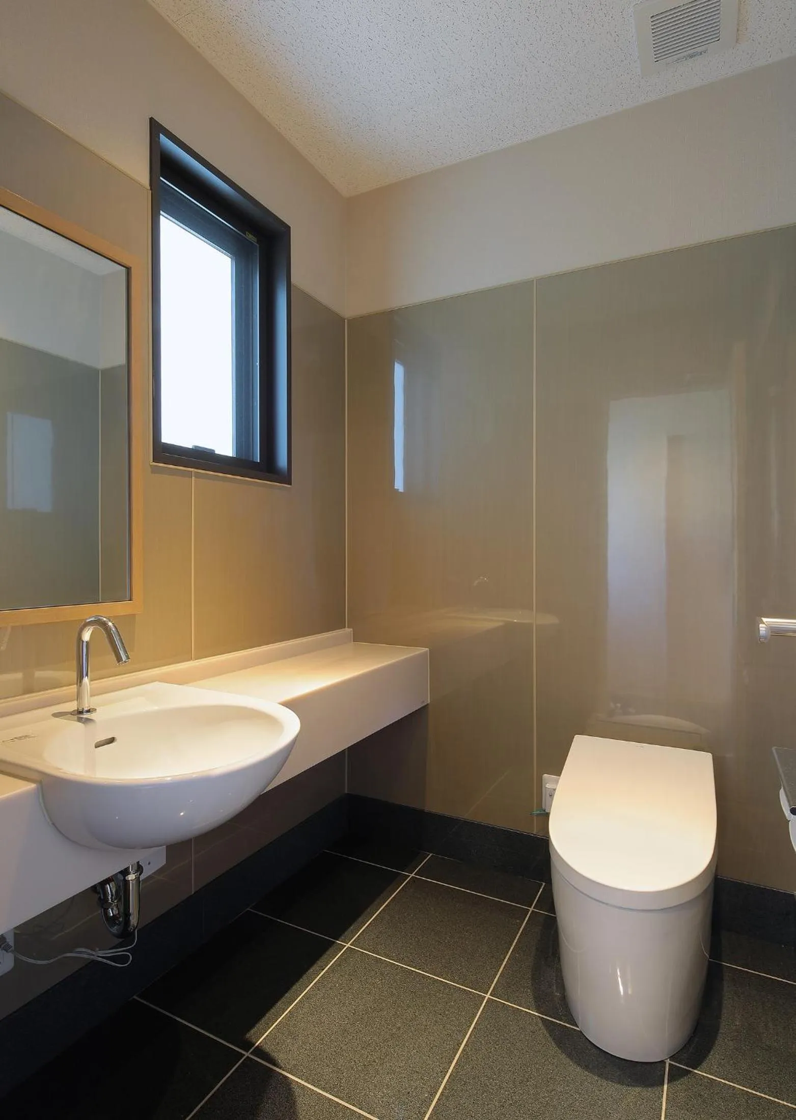 Toilet in Aso Hakuun Sanso