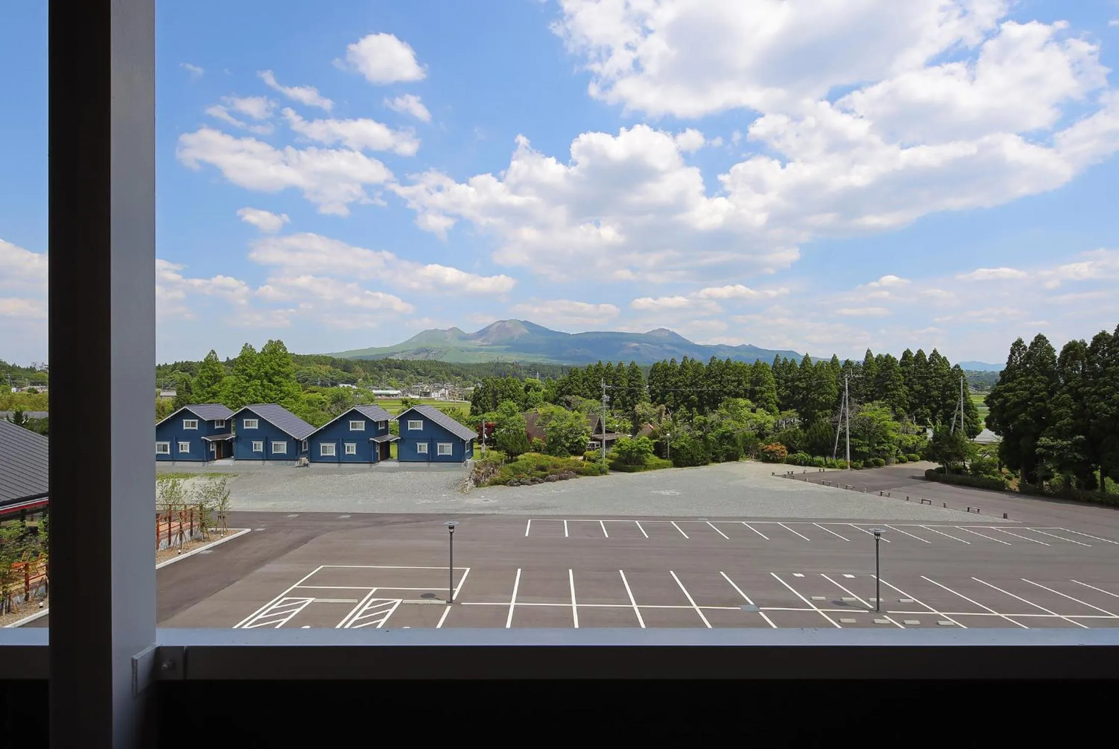 Day in Aso Hakuun Sanso