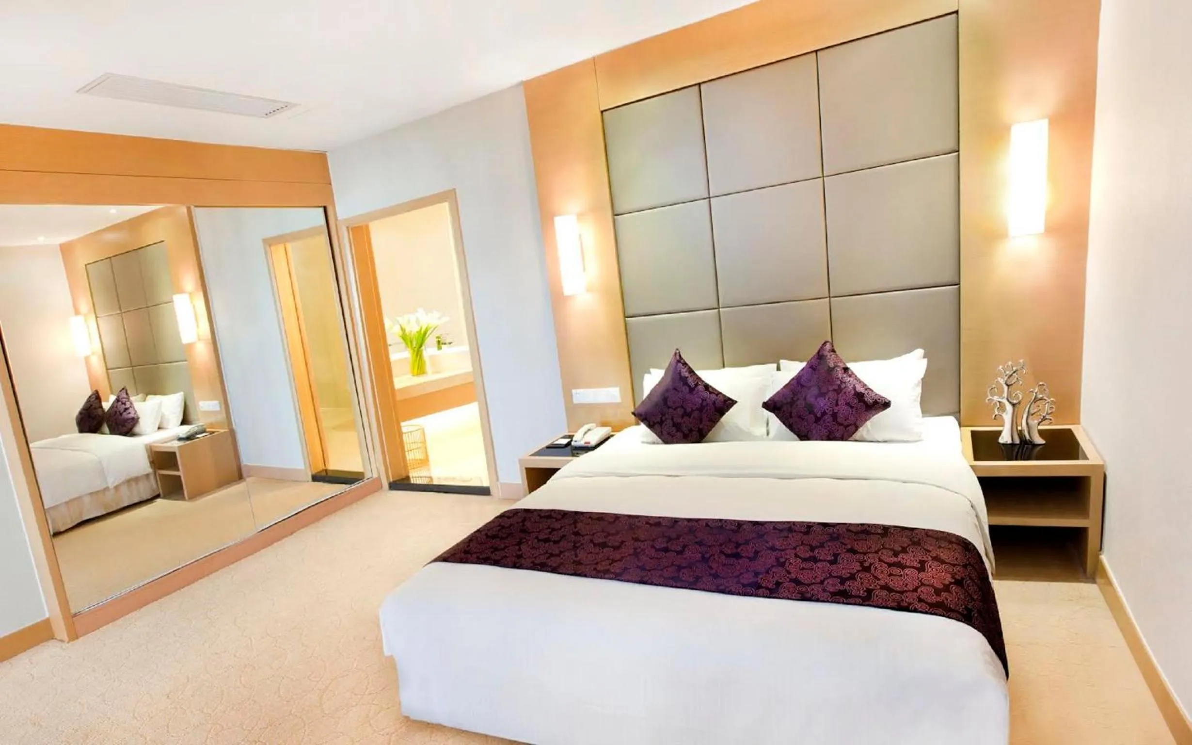 Bedroom, Bed in Dorsett Wuhan