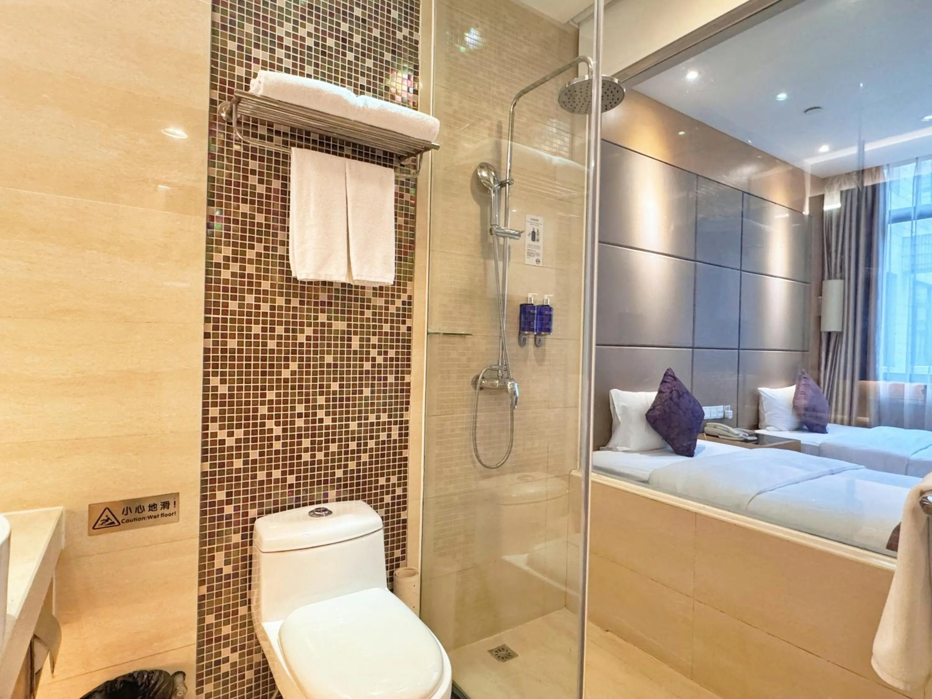 Bed in Dorsett Wuhan