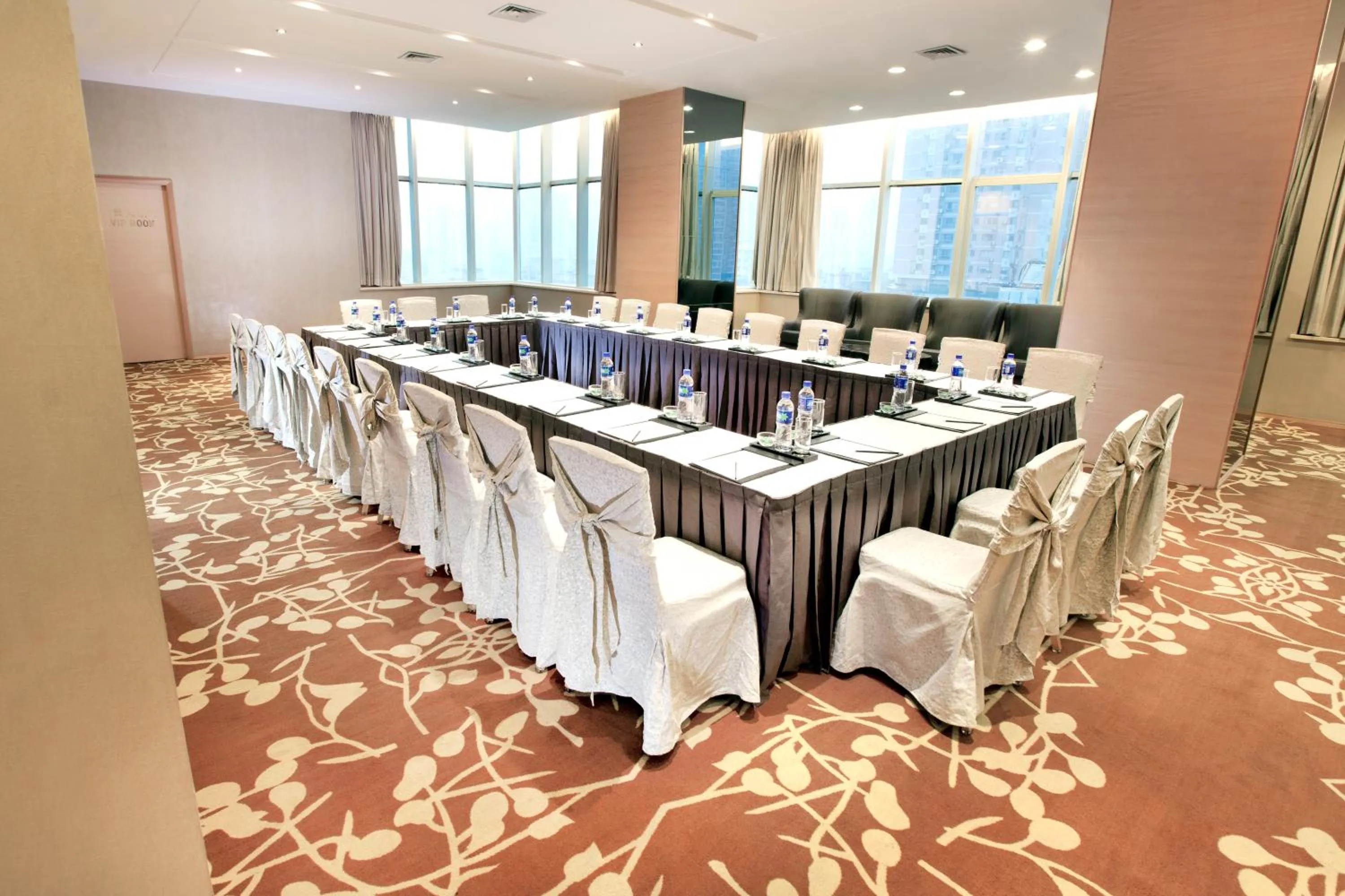 Business facilities in Dorsett Wuhan