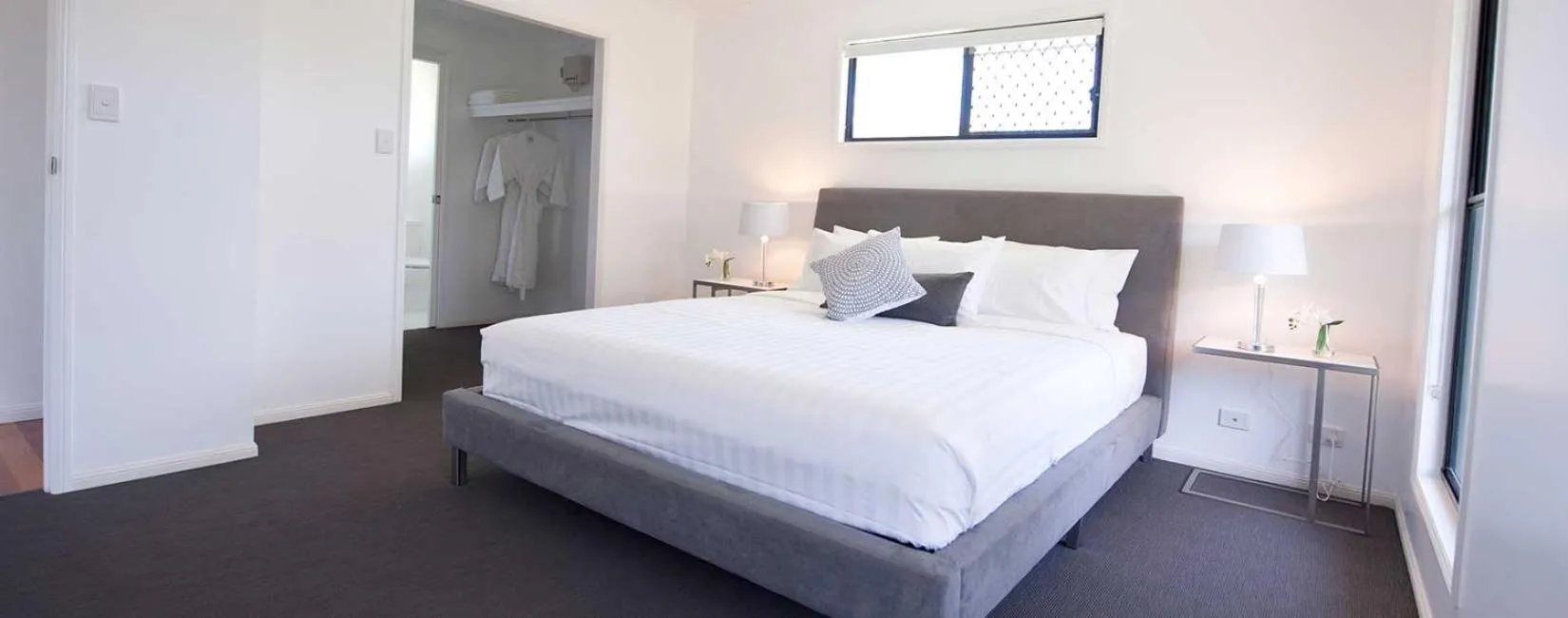 Bedroom, Bed in Sanctuary by Sirromet