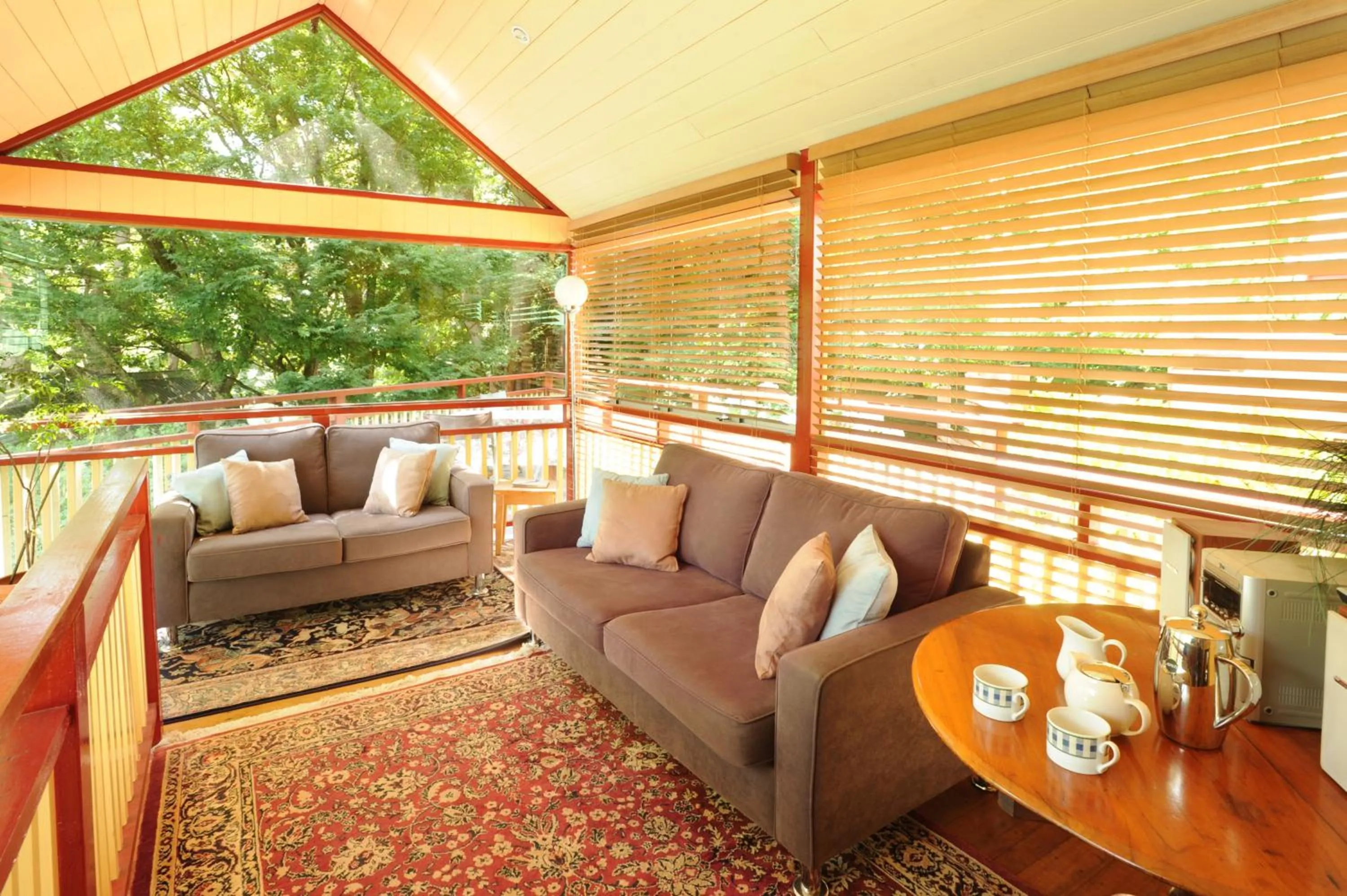 Living room in Como Cottage Accommodation