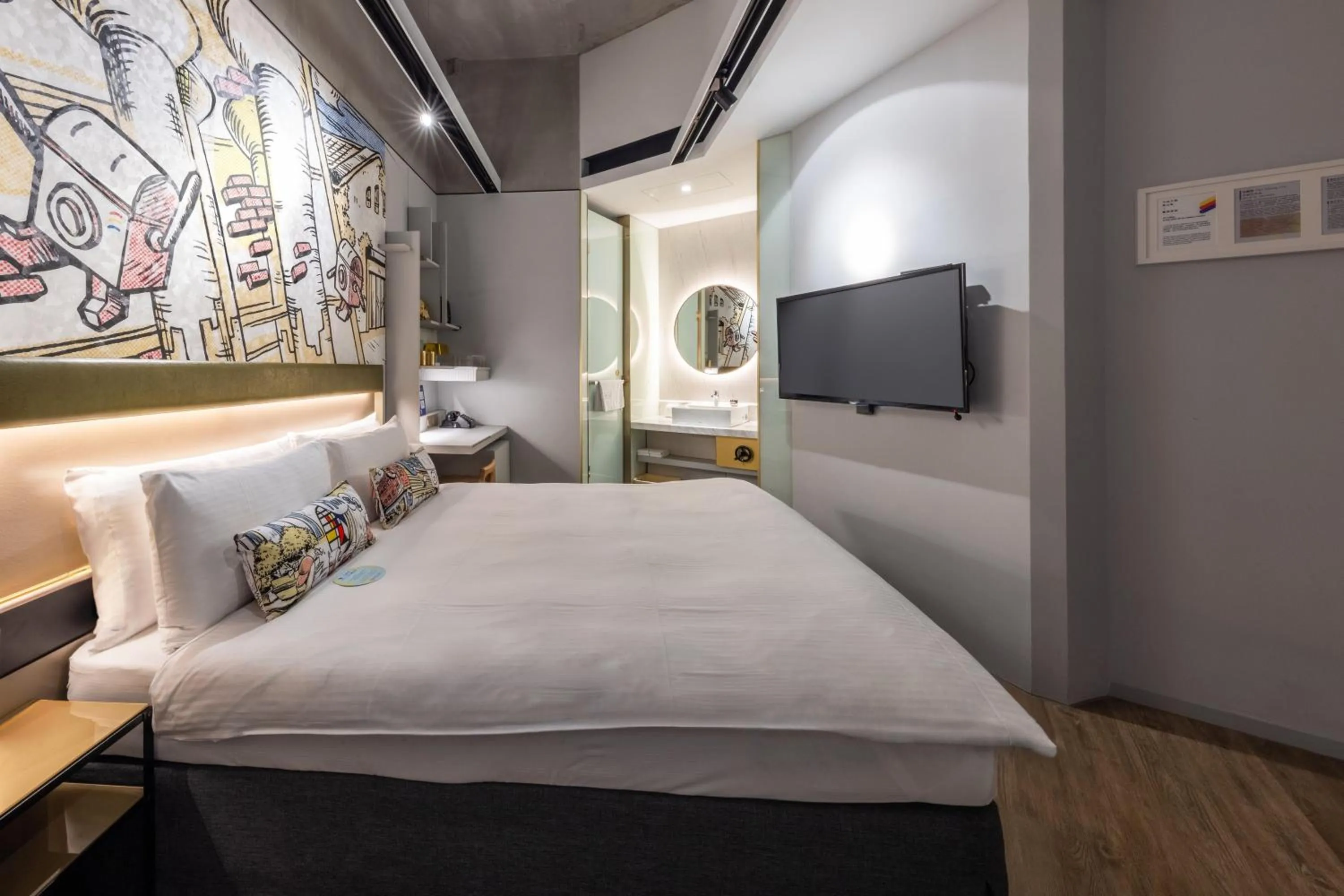 Bedroom, Bed in Hua Shan Din by Cosmos Creation - Huashan Creative Park