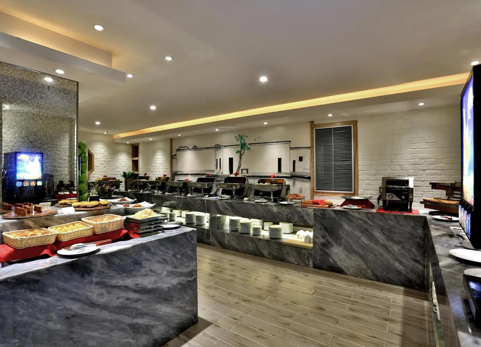 Restaurant/places to eat in Byland Star Hotel