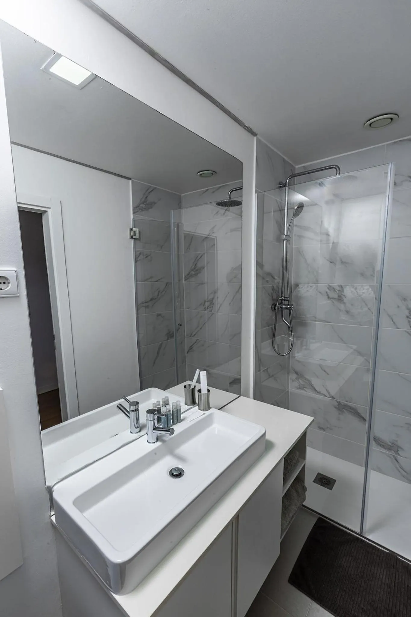 Xenon Urban Apartments