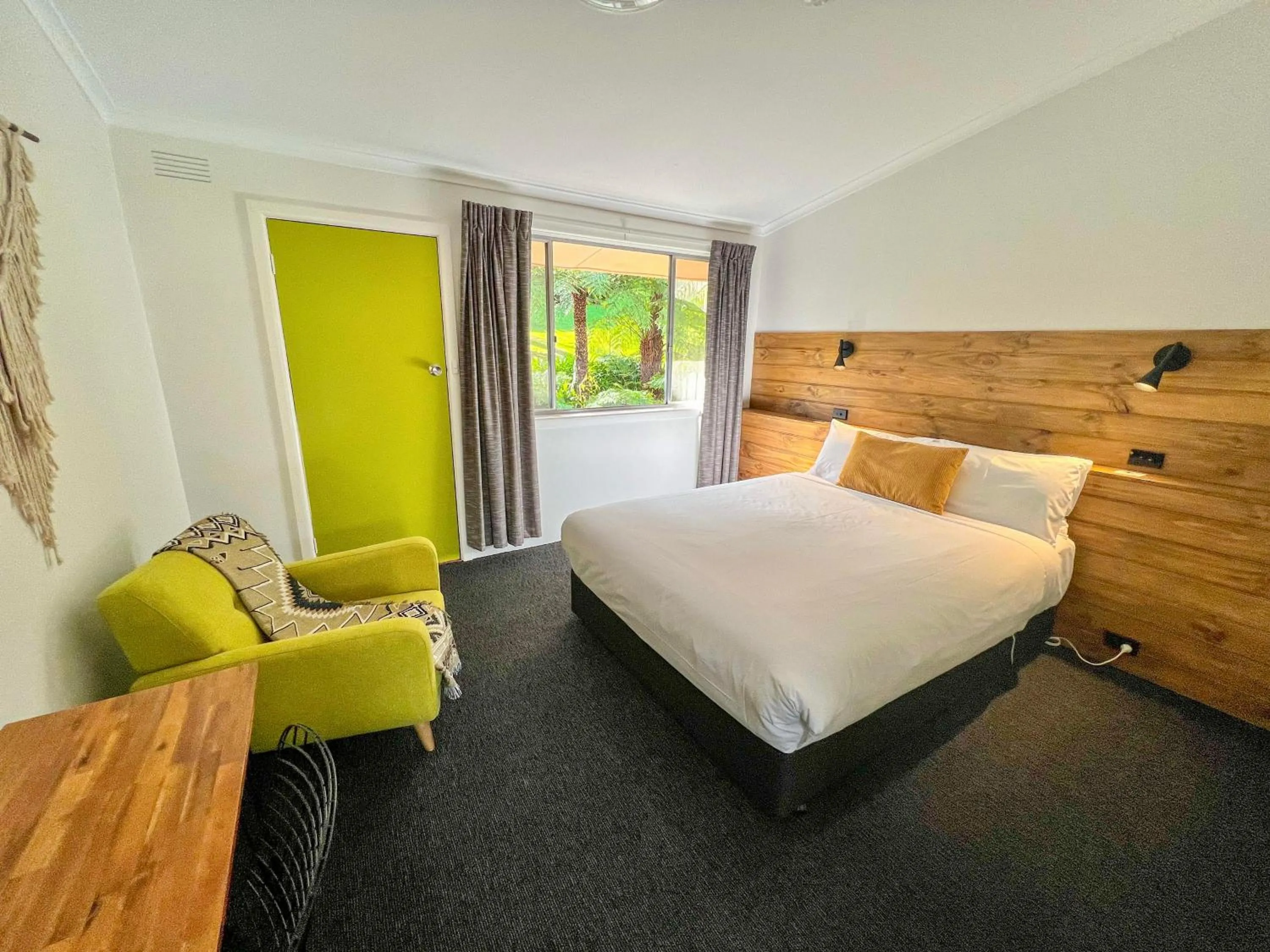 Bed in Warburton Motel