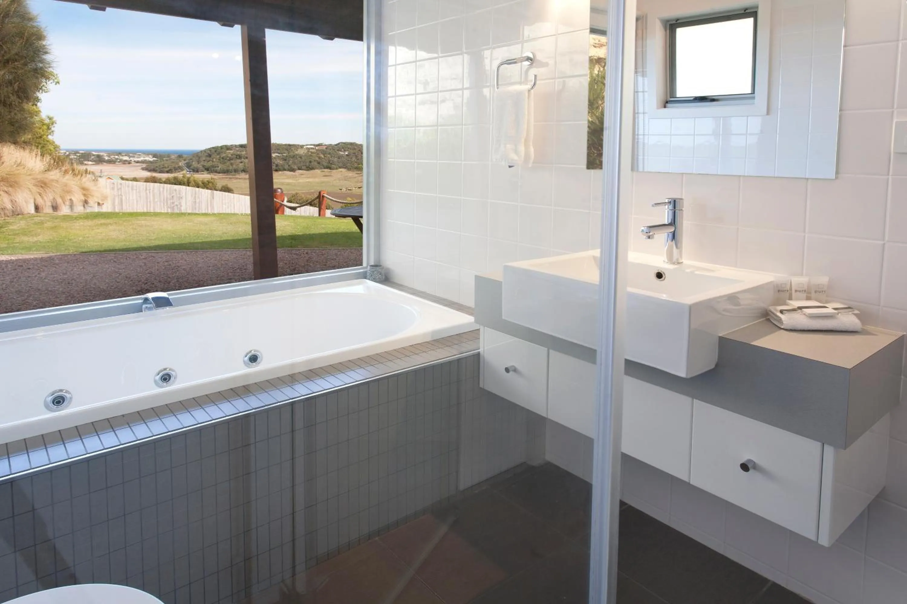 Bathroom in Anchors Port Campbell