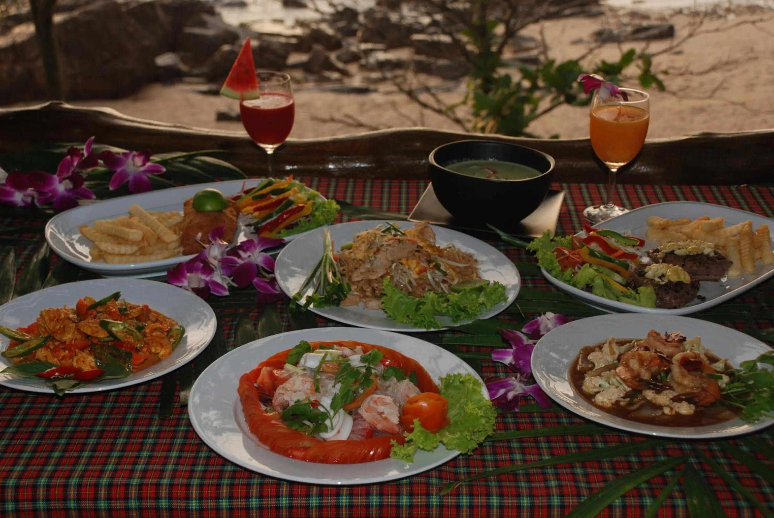 Food in Lanta Coral Beach Resort