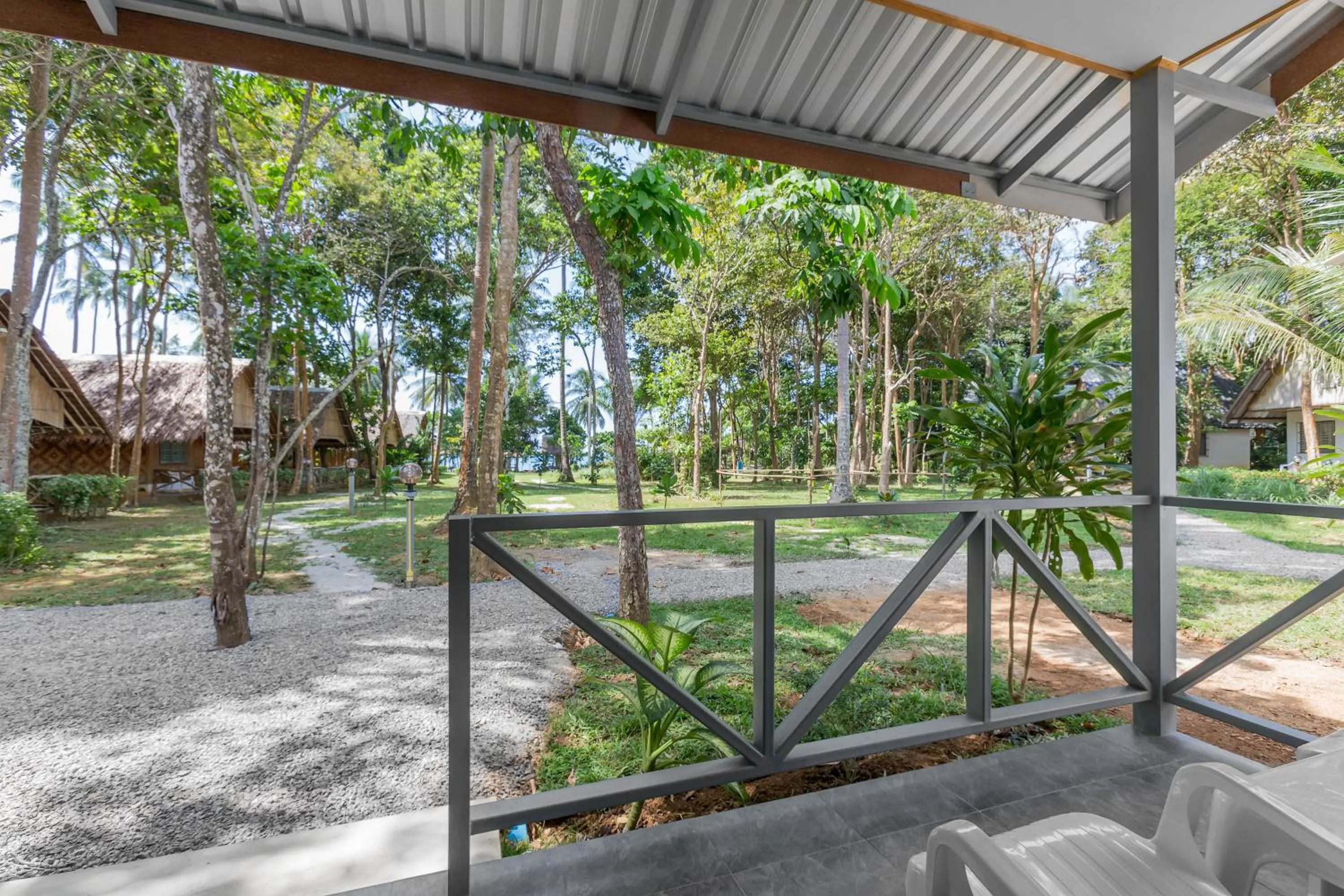 Lanta Coral Beach Resort