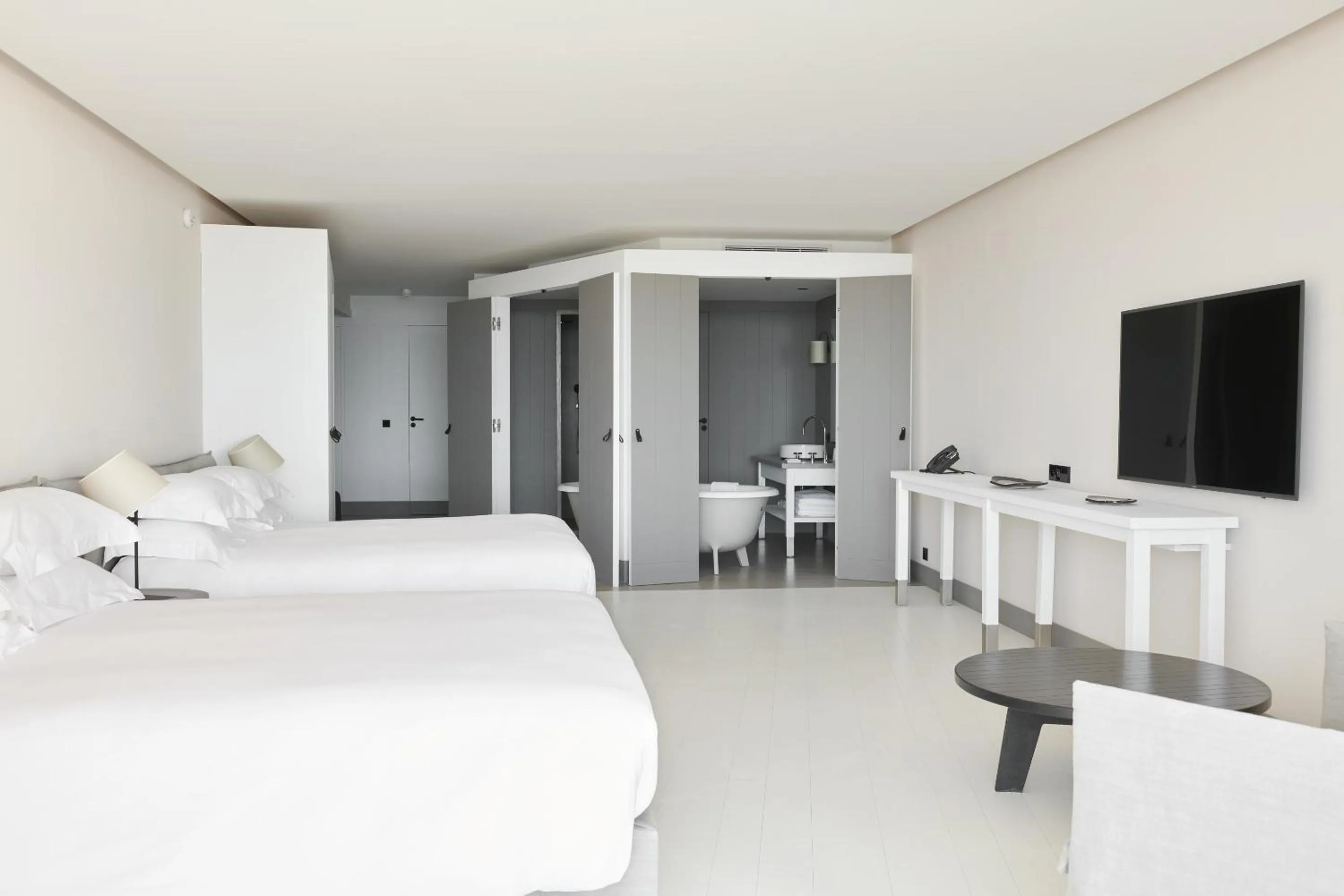 Bed in Hôtel Plage Palace & Spa