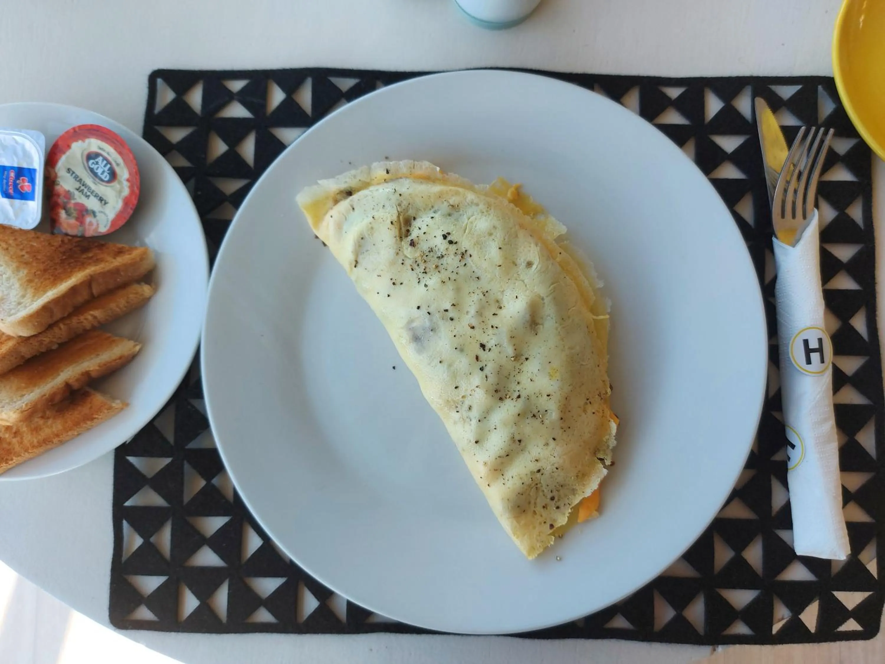 Food in The Hampton Exclusive Guesthouse