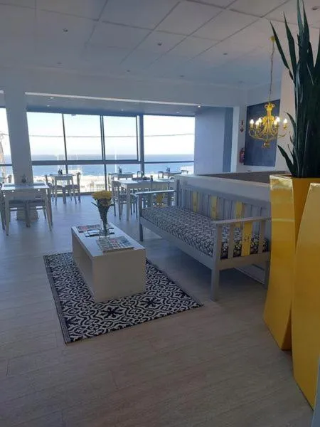 Restaurant/places to eat, Bed in The Hampton Exclusive Guesthouse