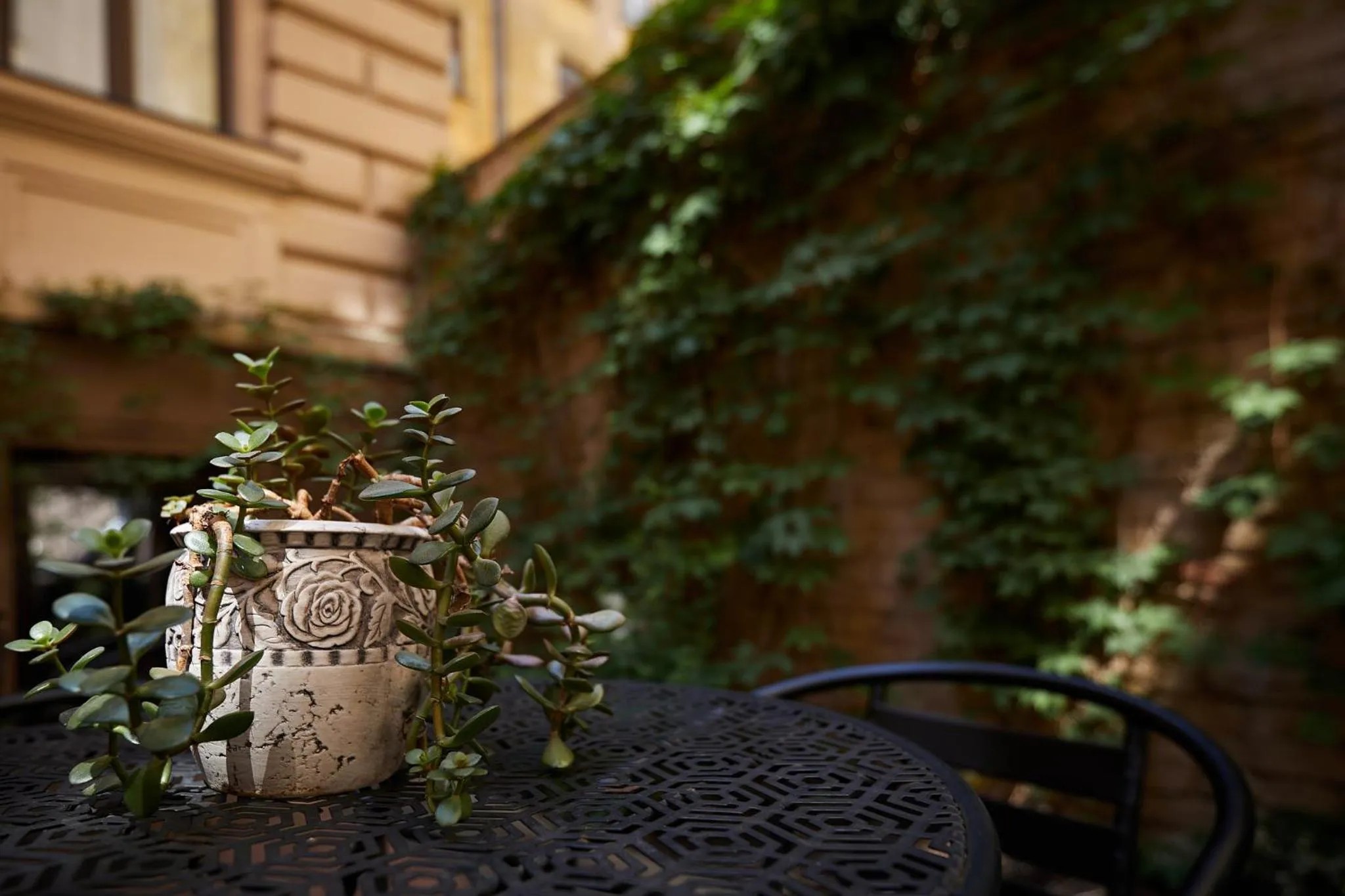 Inner courtyard view in Stabu Sēta Apartments