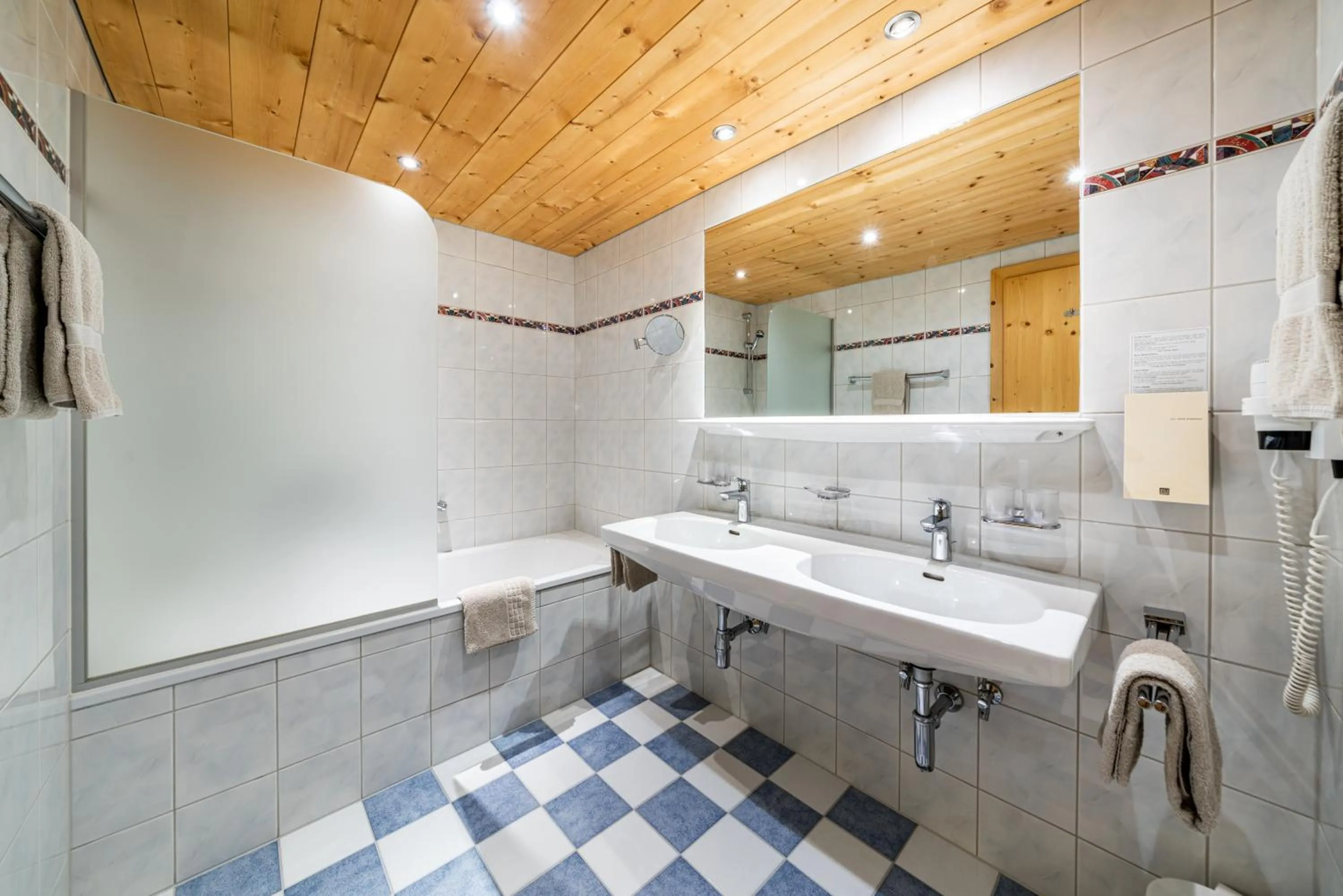 Bathroom in Schönblick - Gurgl B&B