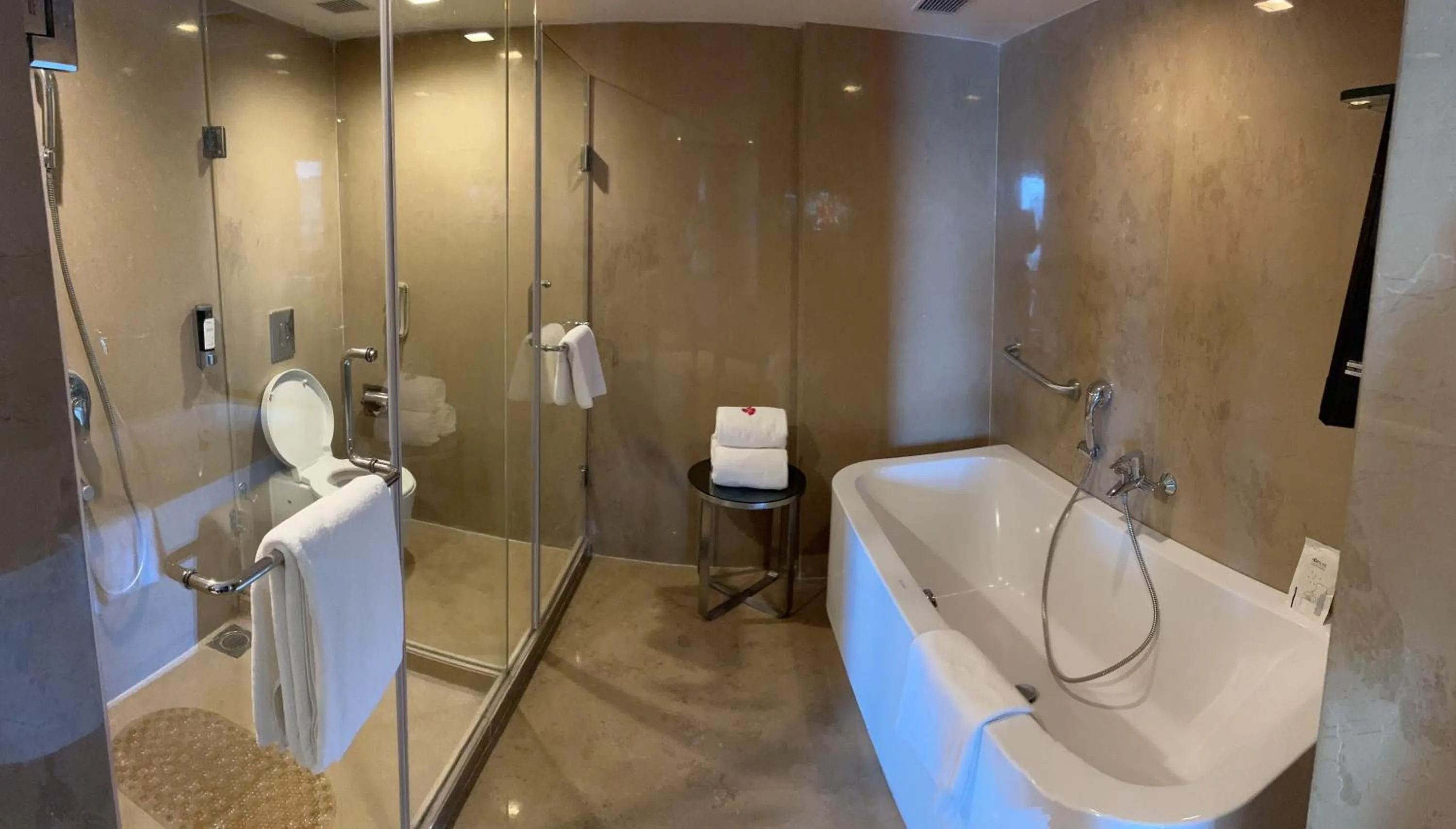 Shower in Fortune Select SG Highway, Ahmedabad - Member ITC Hotels' Group
