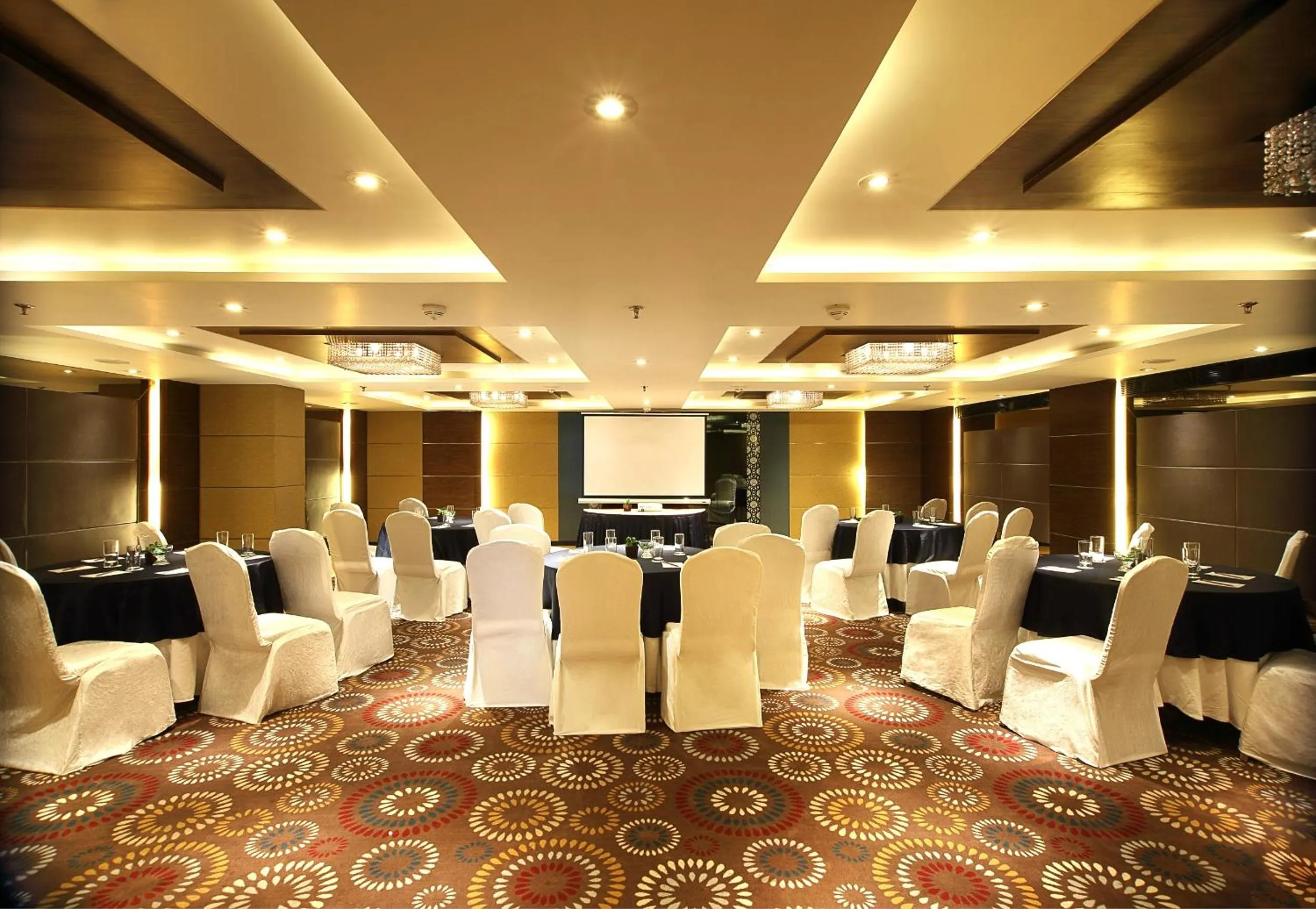 Business facilities in Fortune Select SG Highway, Ahmedabad - Member ITC Hotels' Group