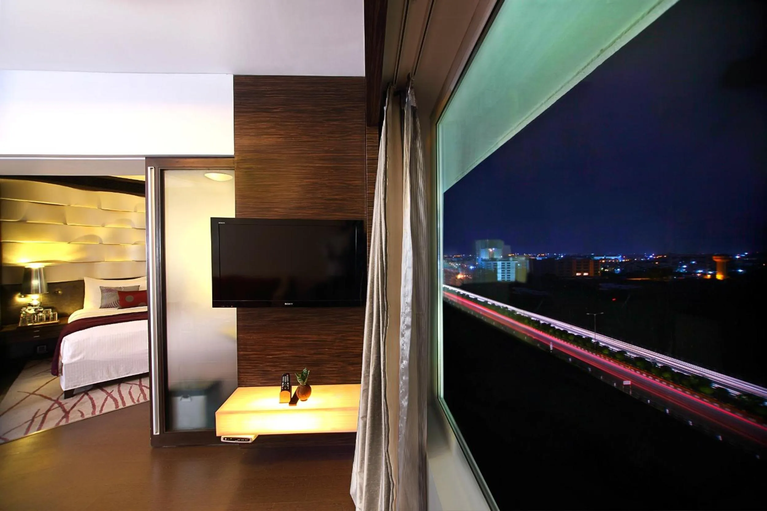 Bed in Fortune Select SG Highway, Ahmedabad - Member ITC Hotels' Group
