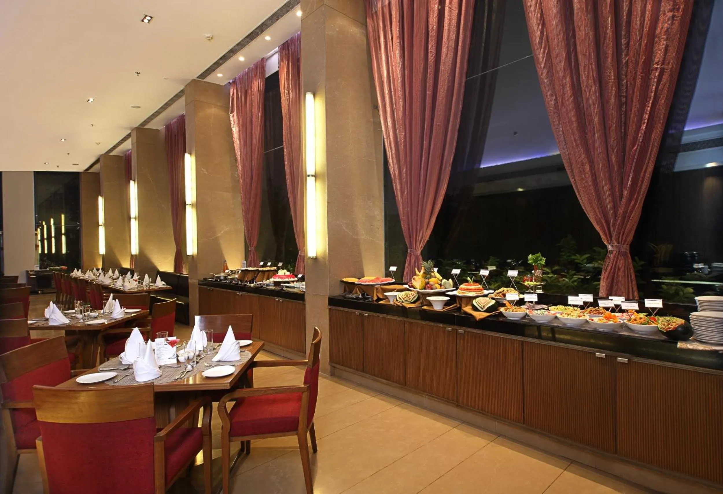 Restaurant/places to eat in Fortune Select SG Highway, Ahmedabad - Member ITC Hotels' Group