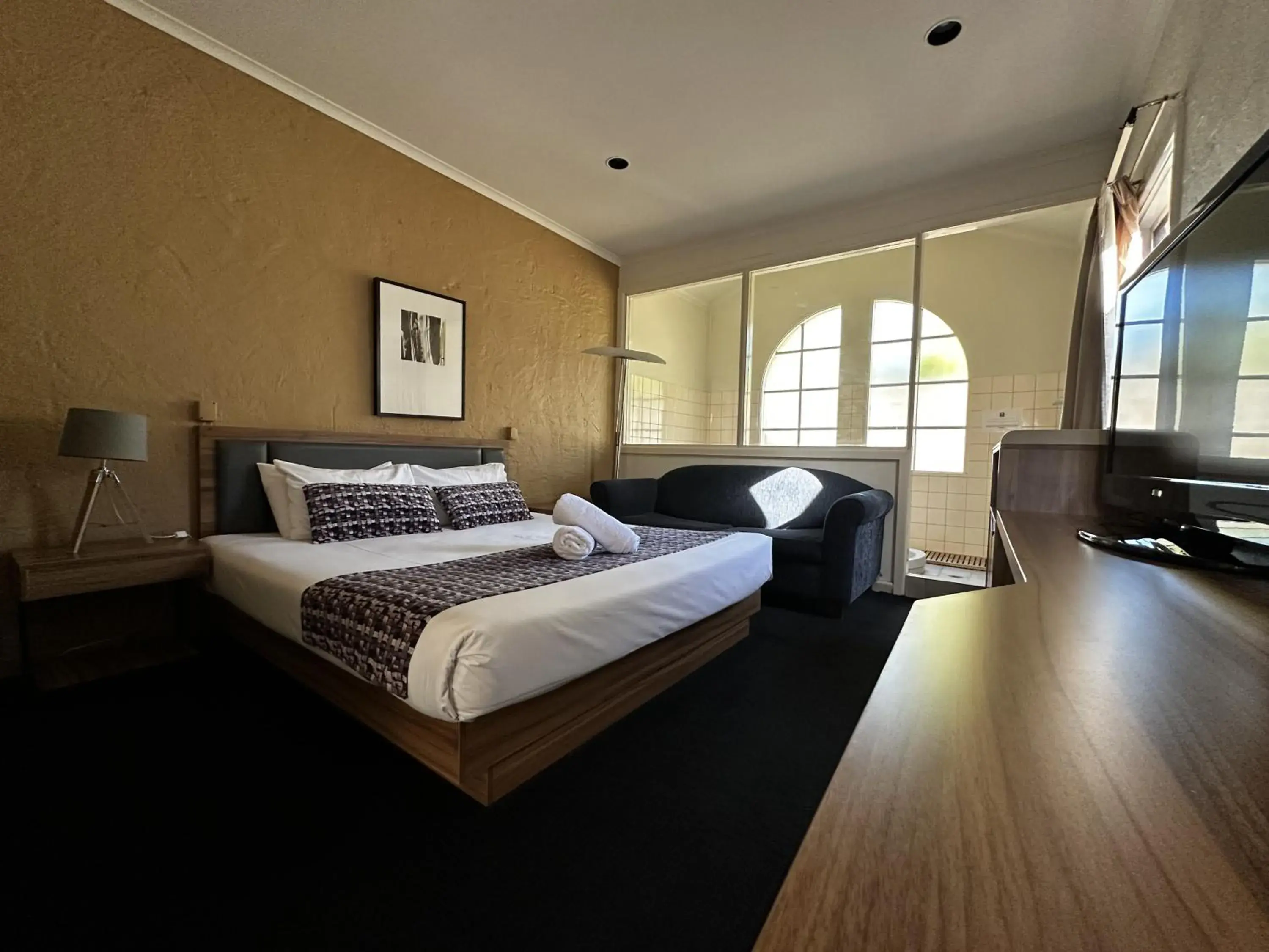 King Room with Spa in Greensborough Motel King Room with Spa in Greensborough Motel