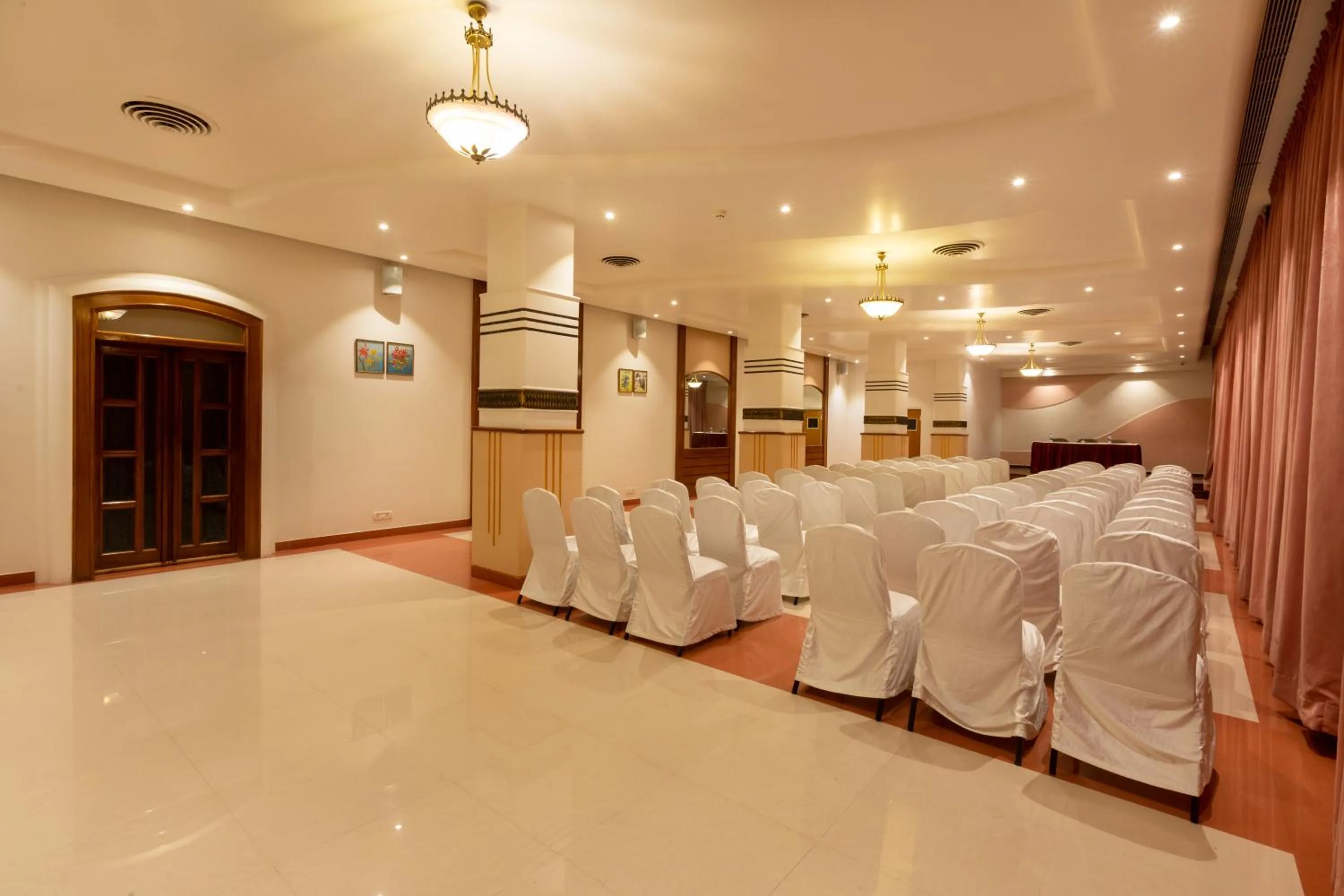Banquet/Function facilities in Grand Hotel Mumbai - Ballard Estate, Fort