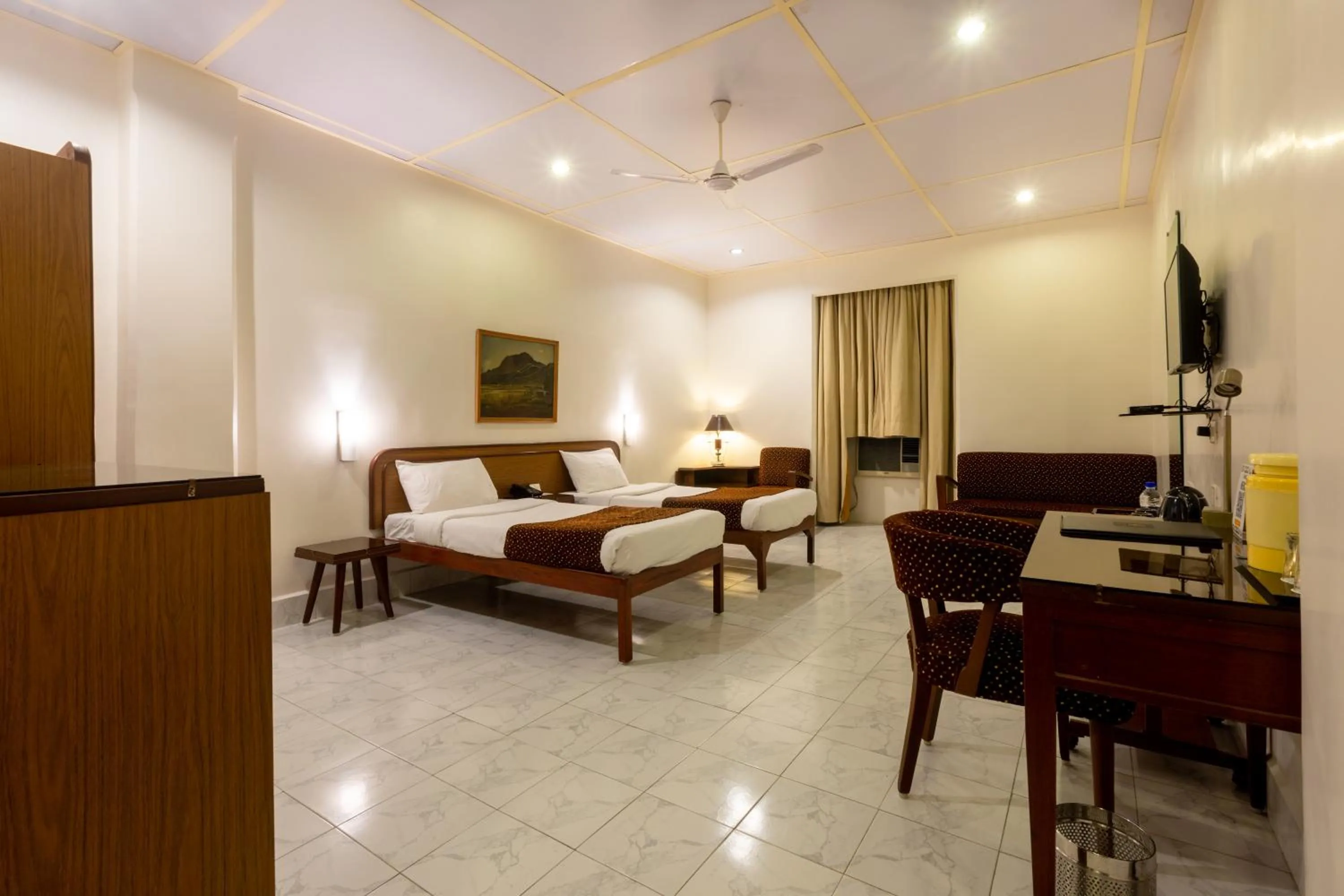 Bedroom, Bed in Grand Hotel Mumbai - Ballard Estate, Fort