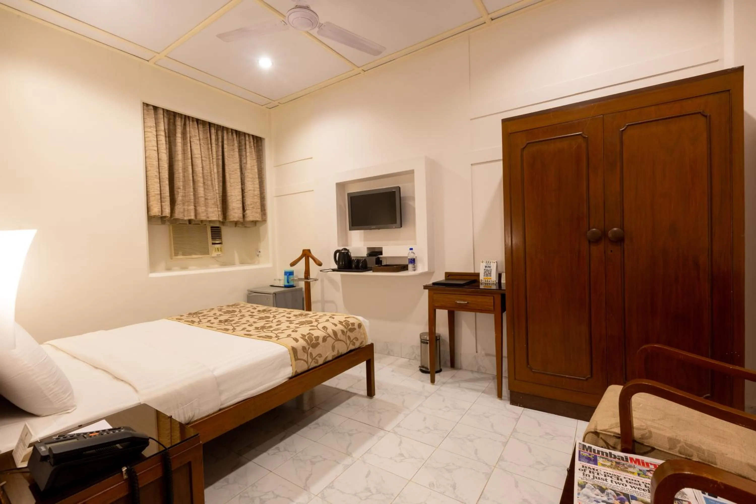 Bedroom, Bed in Grand Hotel Mumbai - Ballard Estate, Fort