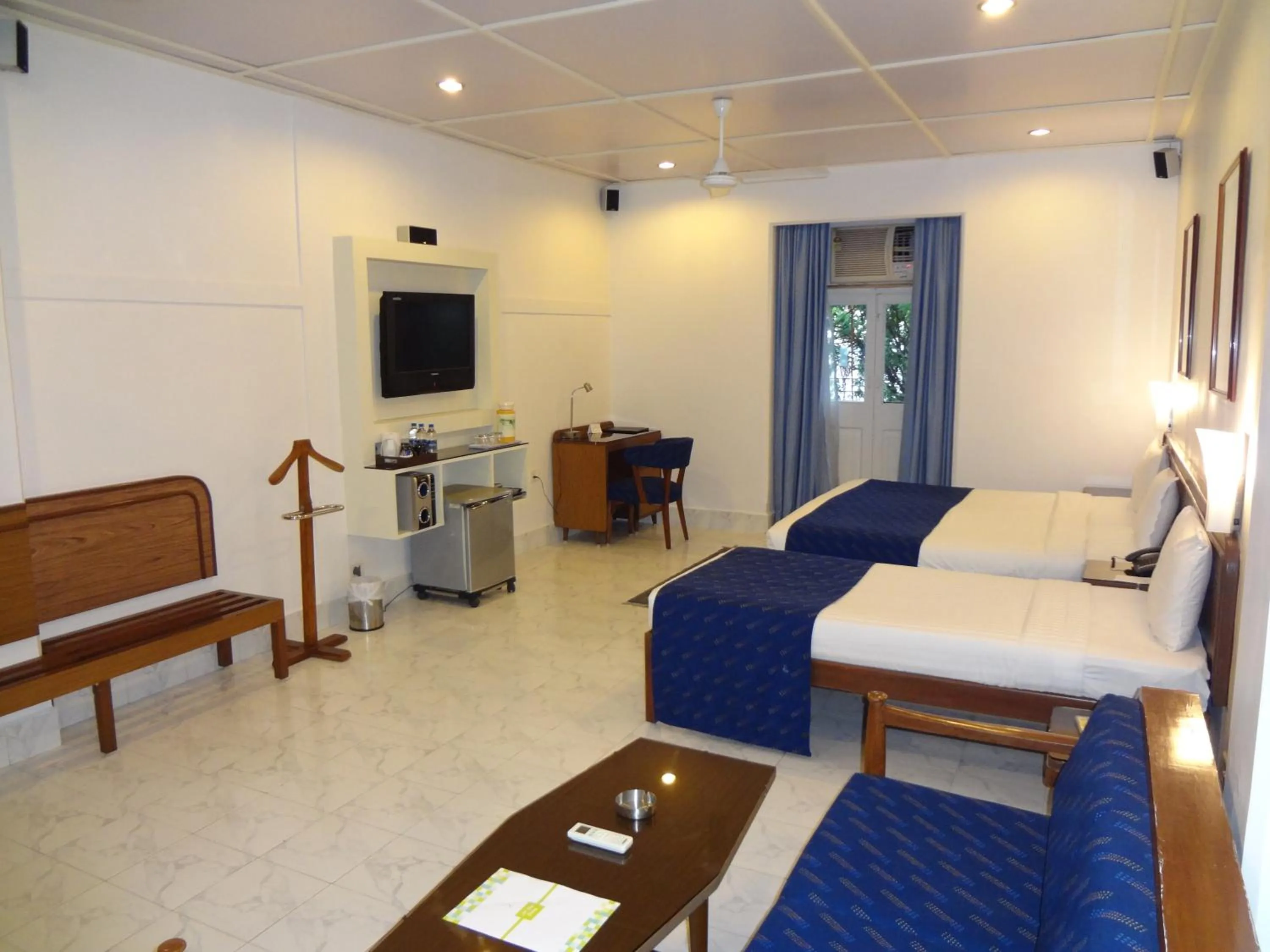 Photo of the whole room, Bed in Grand Hotel Mumbai - Ballard Estate, Fort