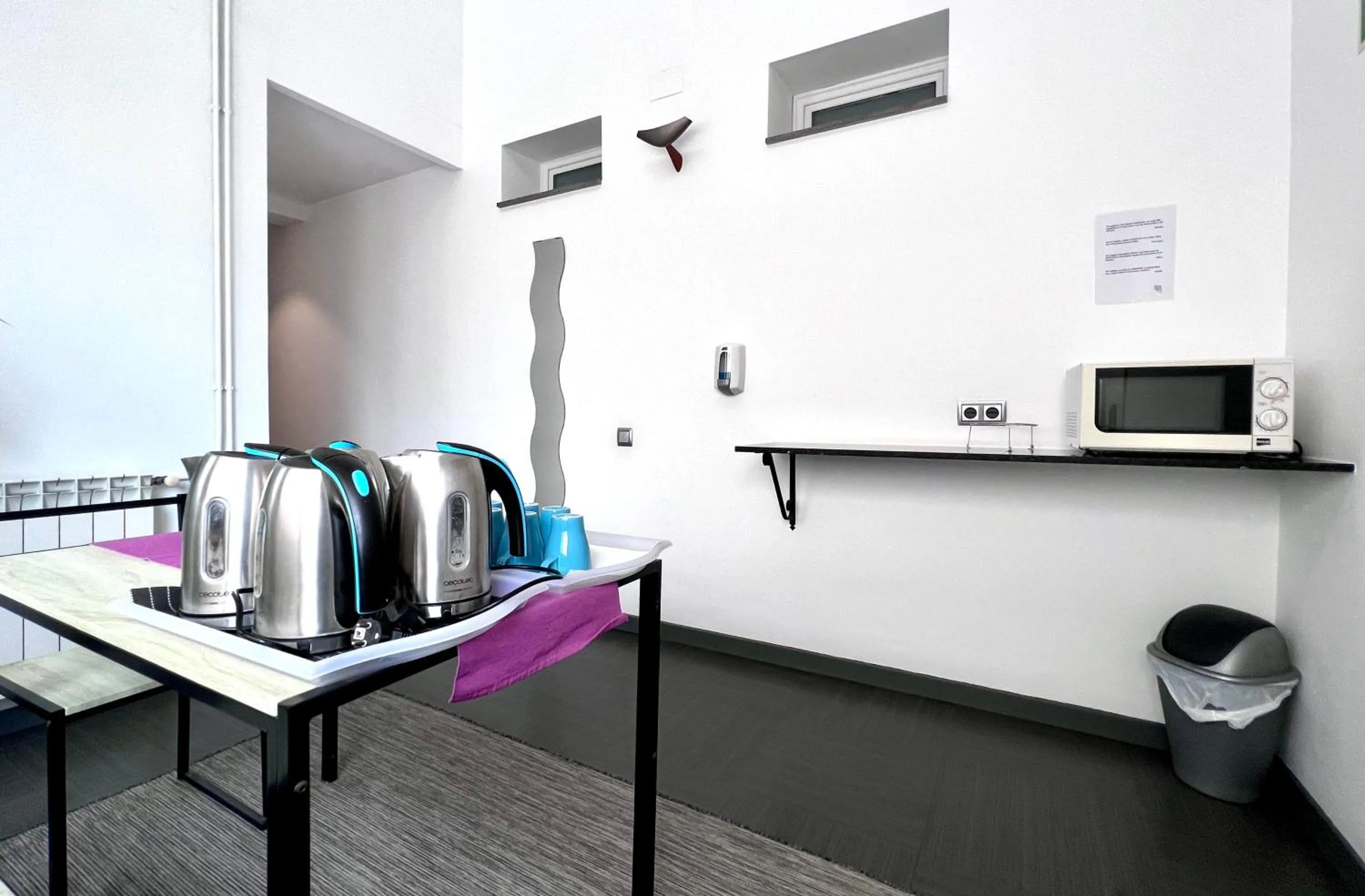 Kitchen or kitchenette in Hostal Apolo