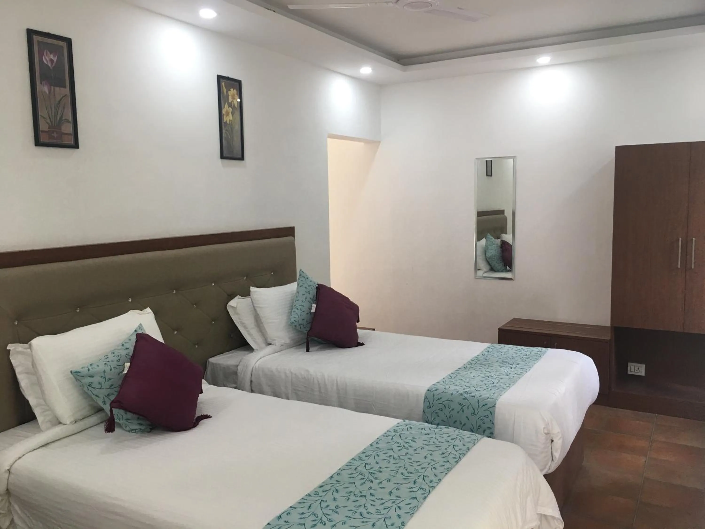 Bed in Spice Villa Thekkady